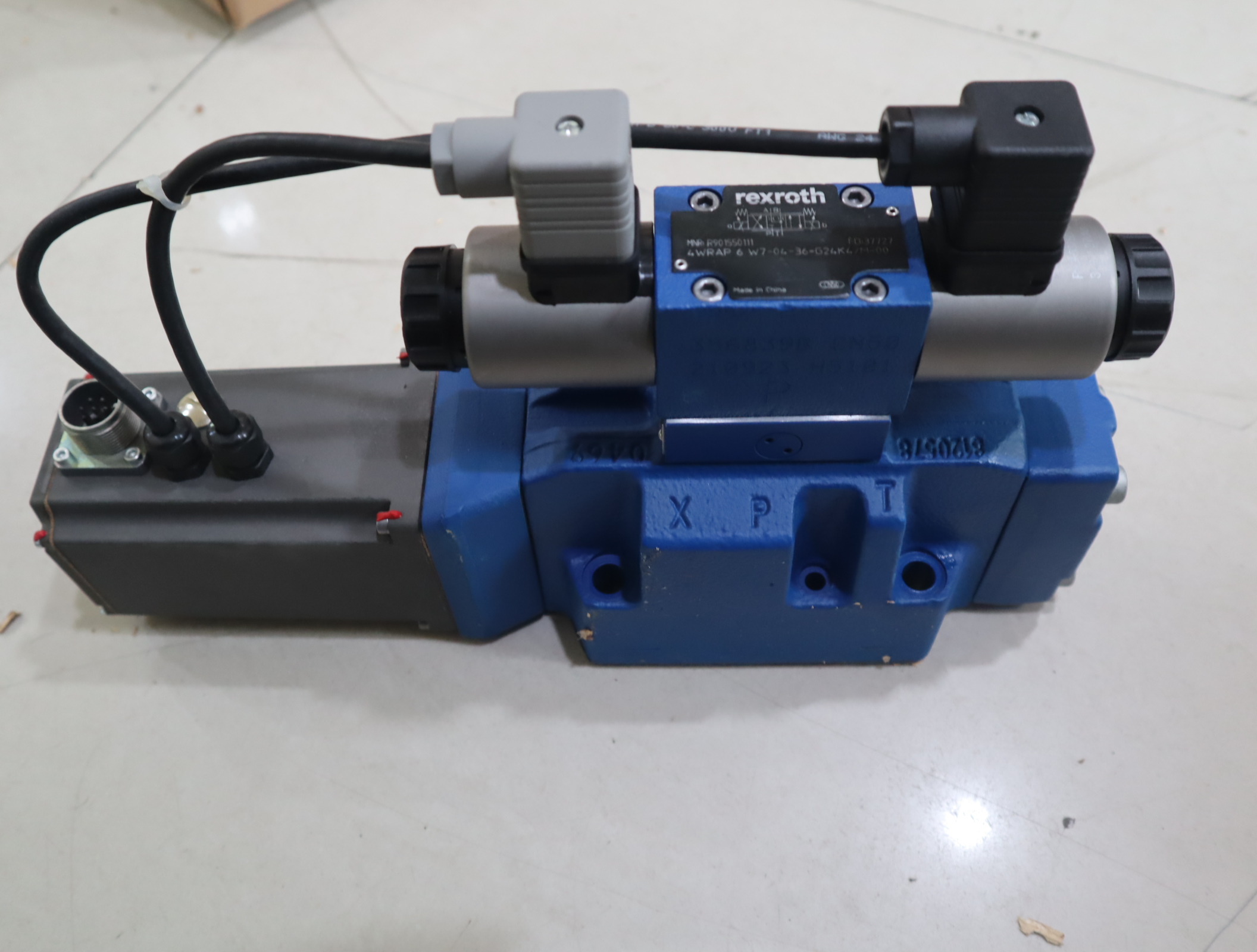 4WRKE16R3-200L-35/6EG24EK31/A1D3M R901032979 力士乐REXROTH