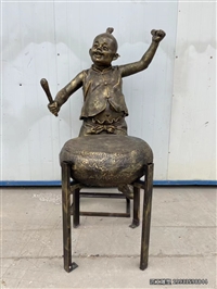 玻璃钢敲锣打鼓欢庆人物仿铜雕塑