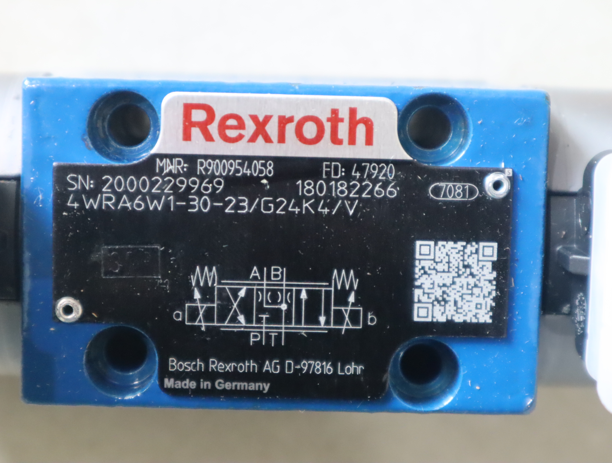 4WRA6W1-30-23/G24K4/V R900954058 德国力士乐REXROTH比例阀
