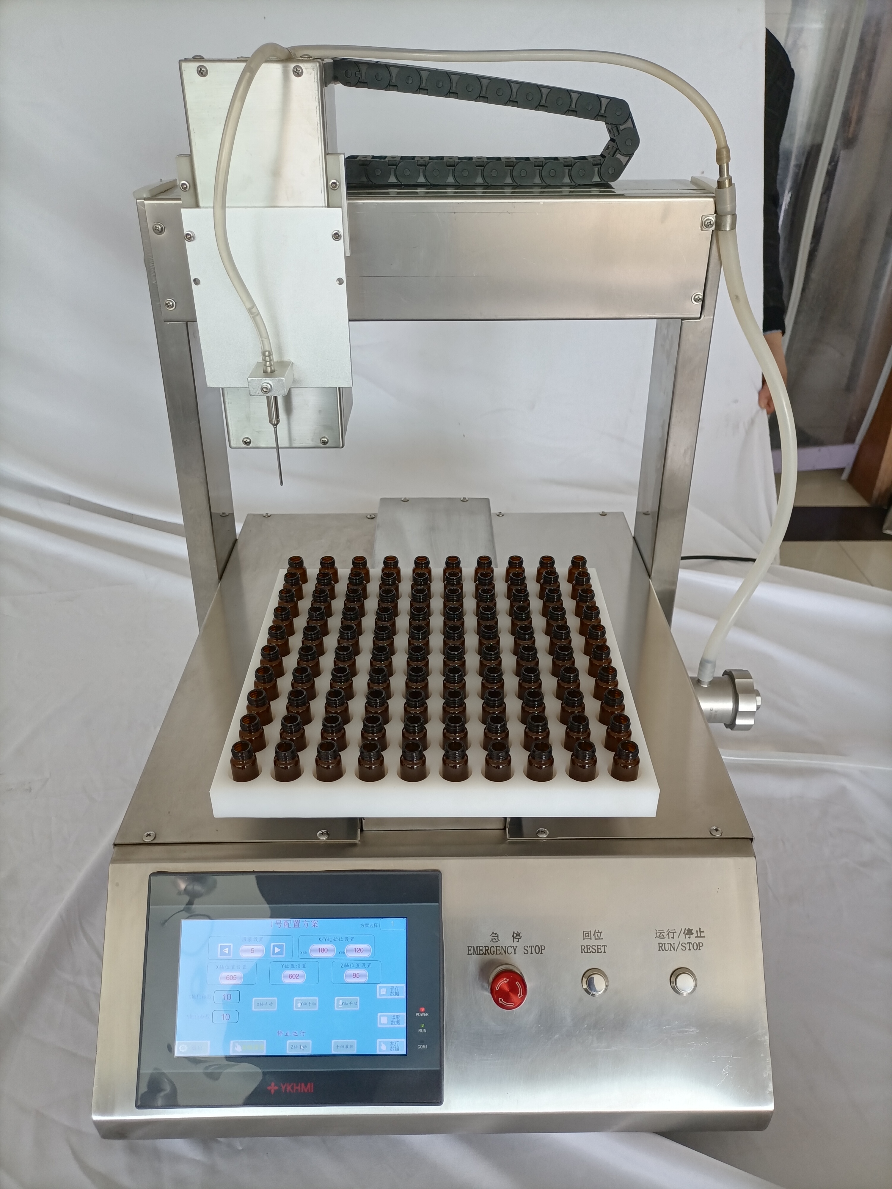 300型不锈钢台式陶瓷泵灌装机 高精度半自动液体分装机 精华液灌装