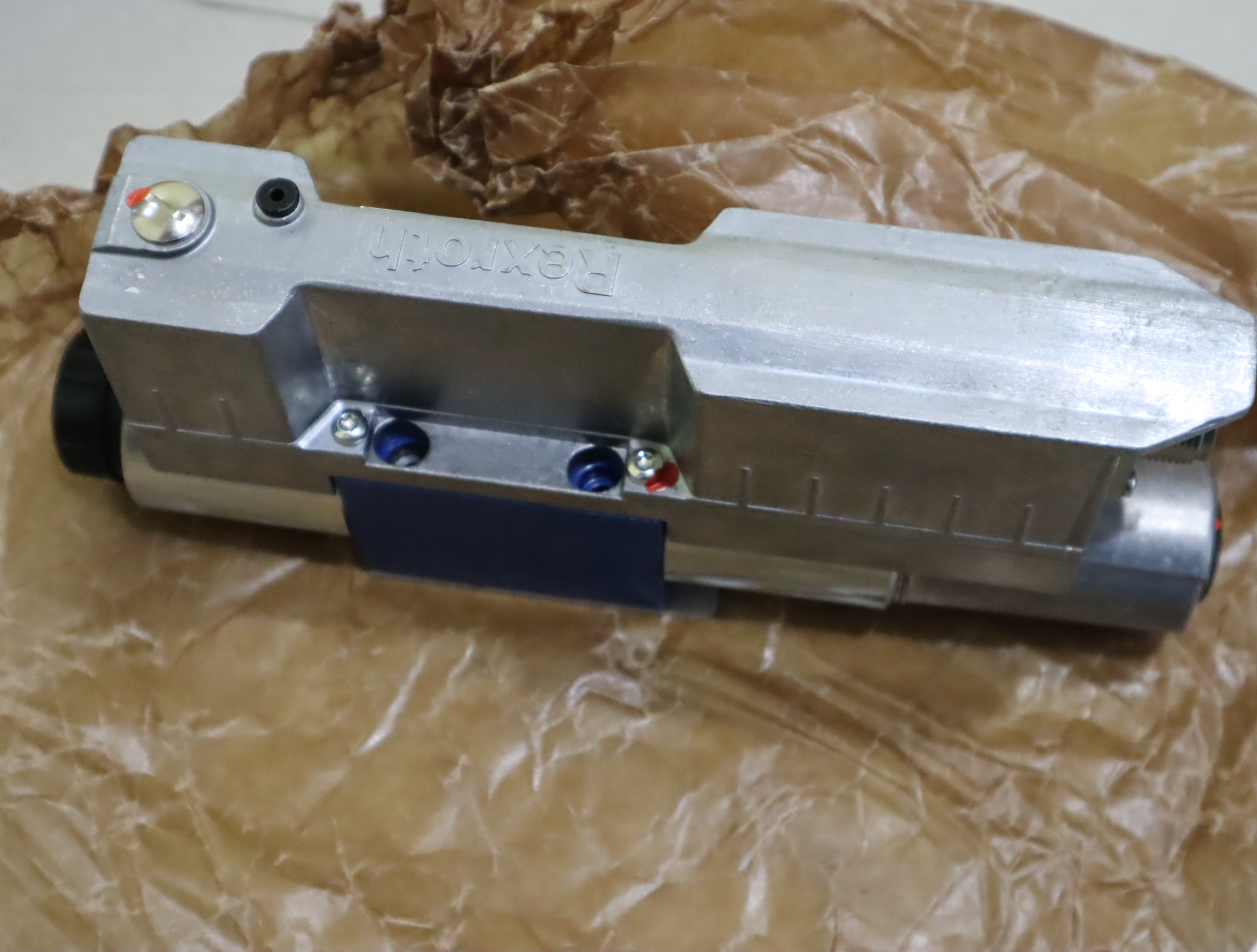 4WREE6W32-30/V/24A1 R901496432 力士乐REXROTH比例阀