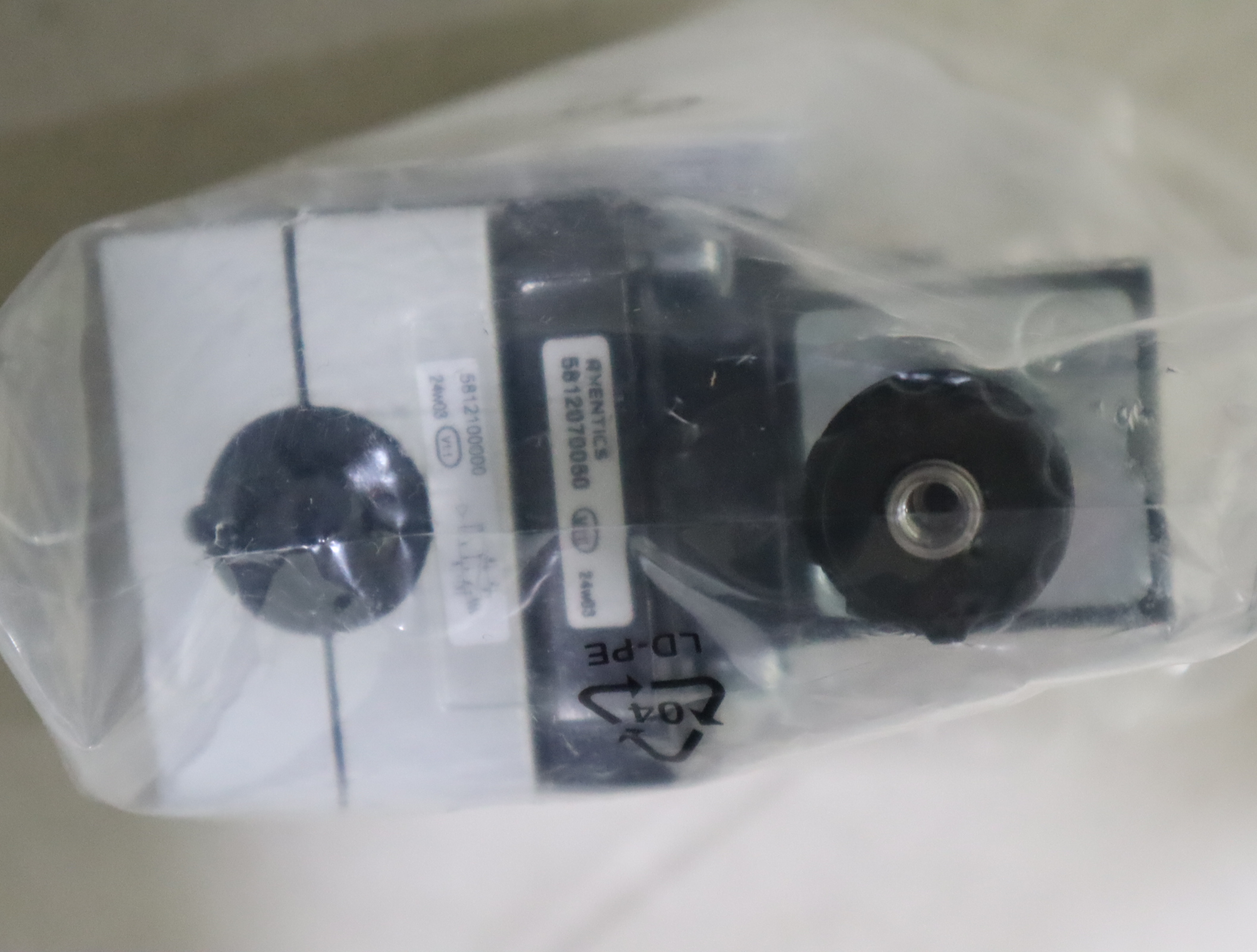 0822066000 5812170050 德国安沃驰AVENTICS 气缸气动阀