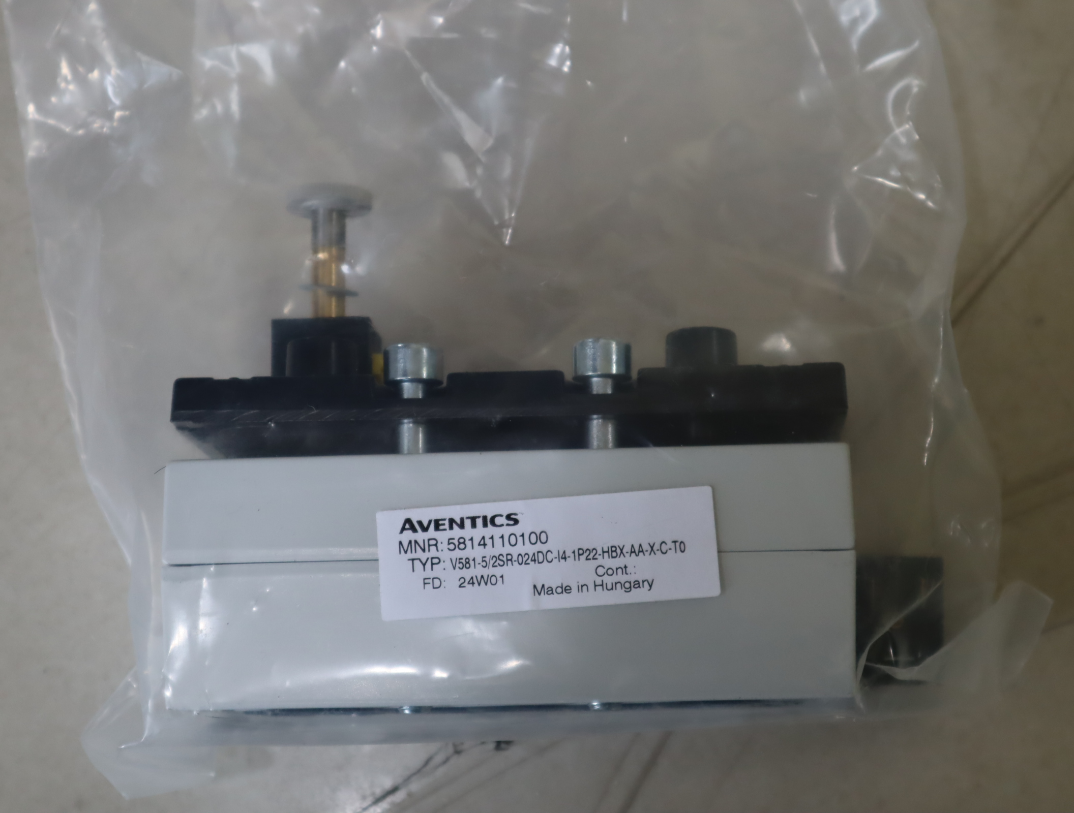 5814110100 V581-5/2SR-024DC 安沃驰AVENTICS 气缸气动阀气动元件