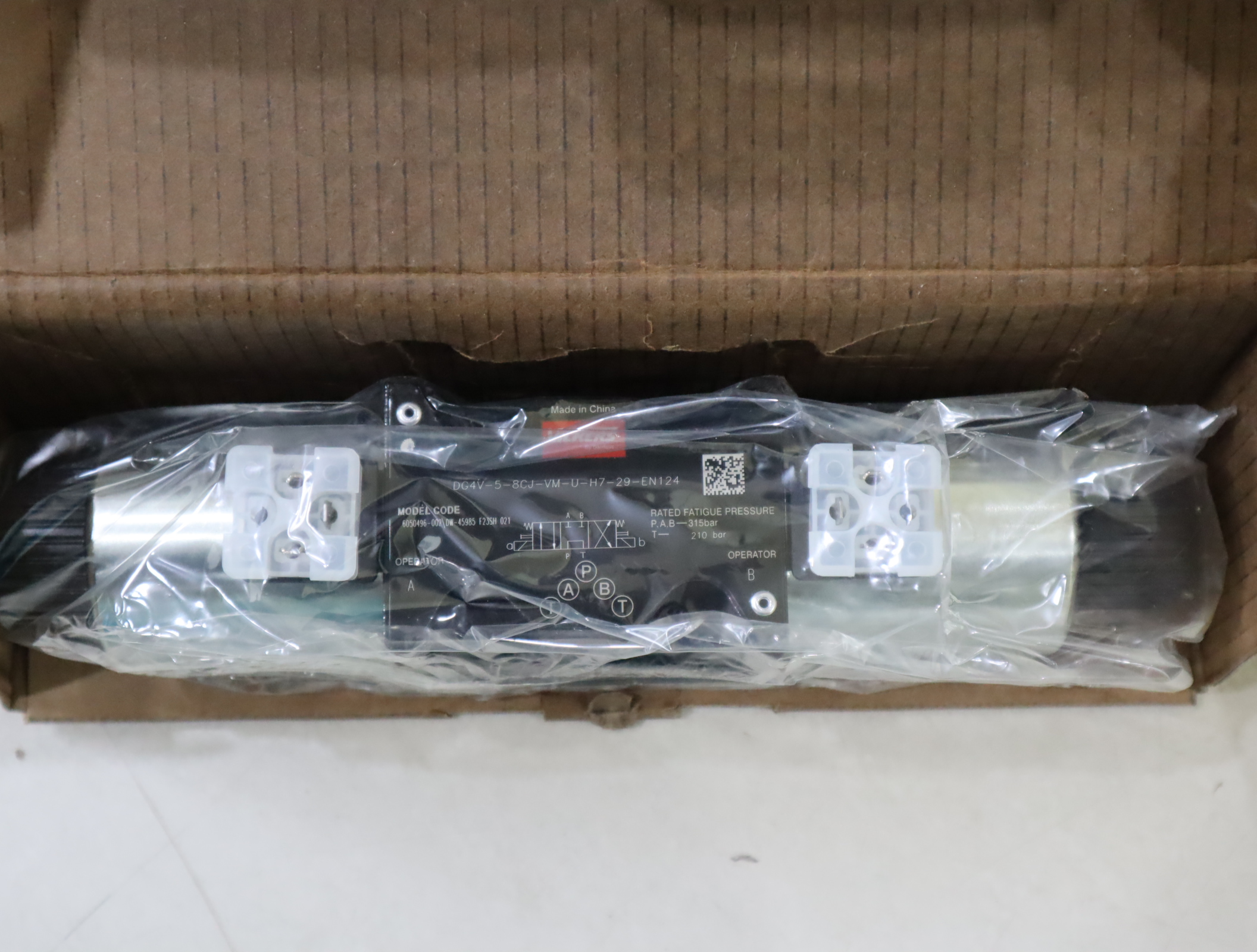 DG4V-5-8CJ-VM-U-H7-29-EN124 6050496-002 威格士VICKERS电磁阀