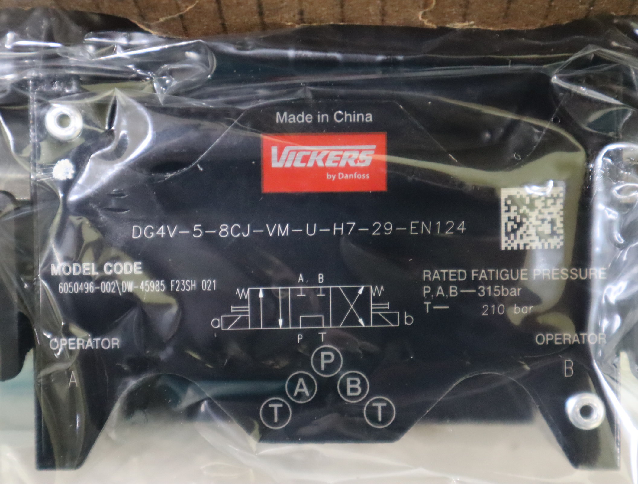 DG4V-5-8CJ-VM-U-H7-29-EN124 6050496-002 威格士VICKERS电磁阀
