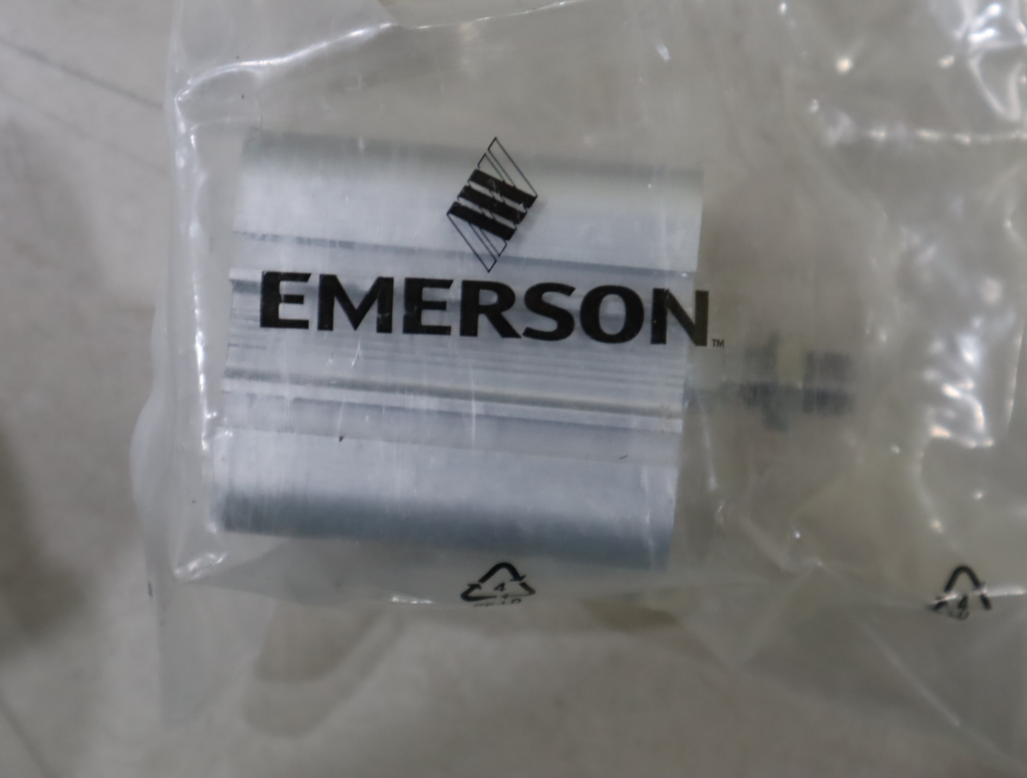 R412006075 0822395205 德国安沃驰AVENTICS 气缸气动阀气动元件