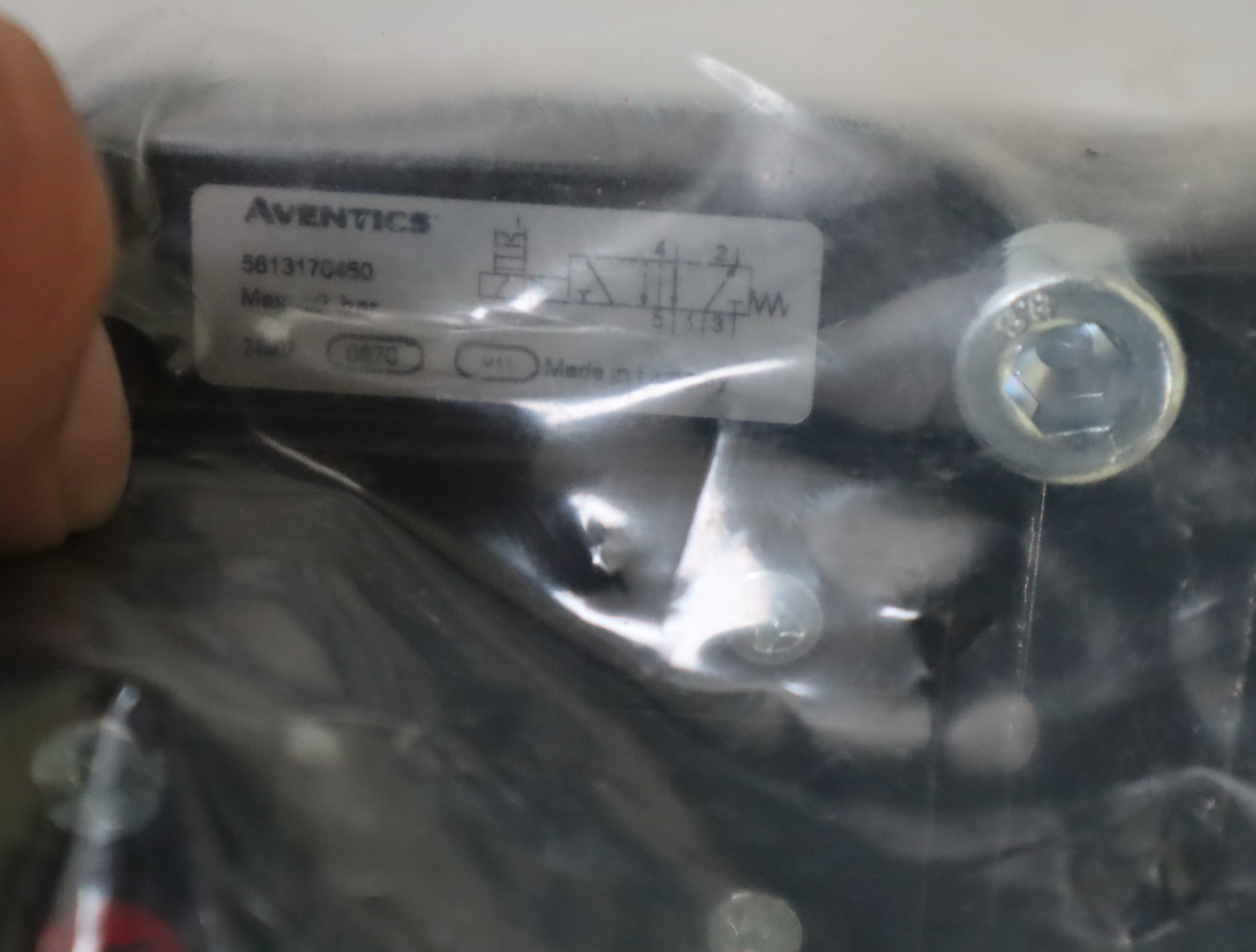 5812170650 5813170450 德国安沃驰AVENTICS 气缸气动阀气动元件