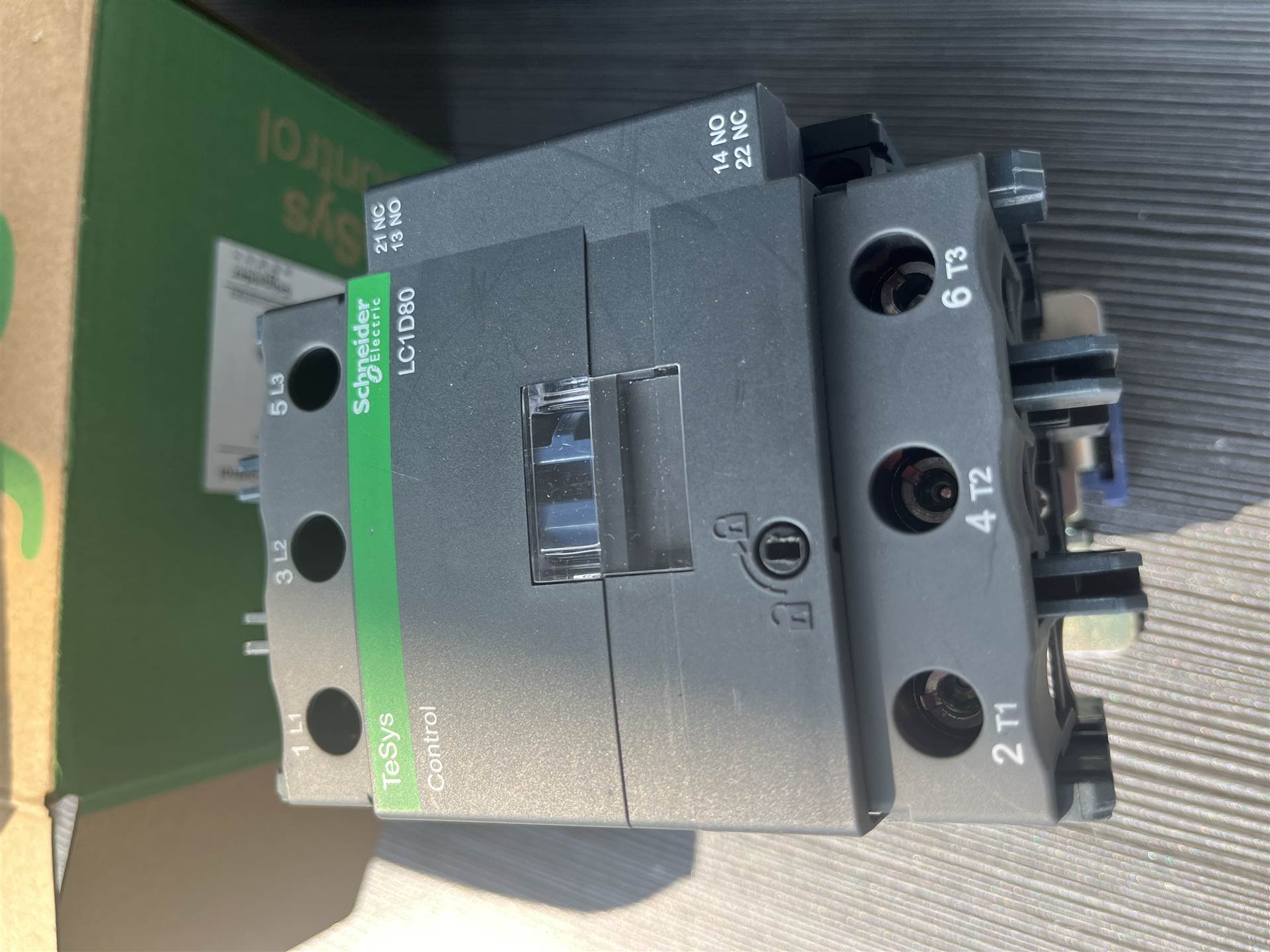 施耐德电气A型剩余动作电流断路器A9D93616