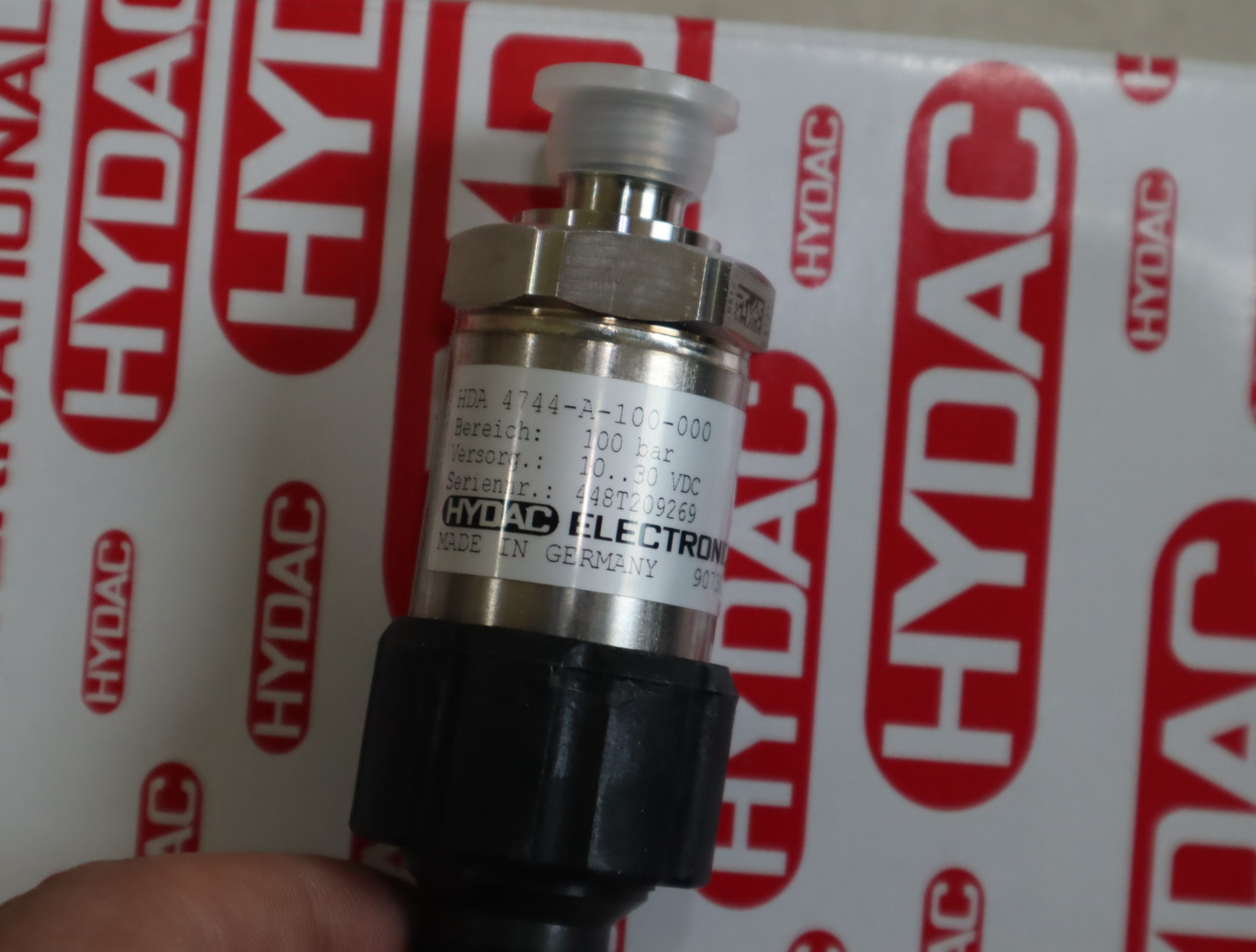 HDA4744-A-100-000 907302 德国贺德克HYDAC压力温度传感器