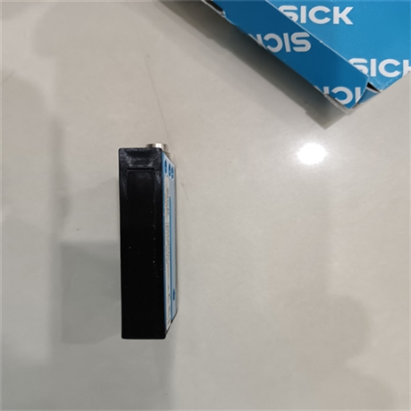 SICK激光测距传感器DT50-P1113 