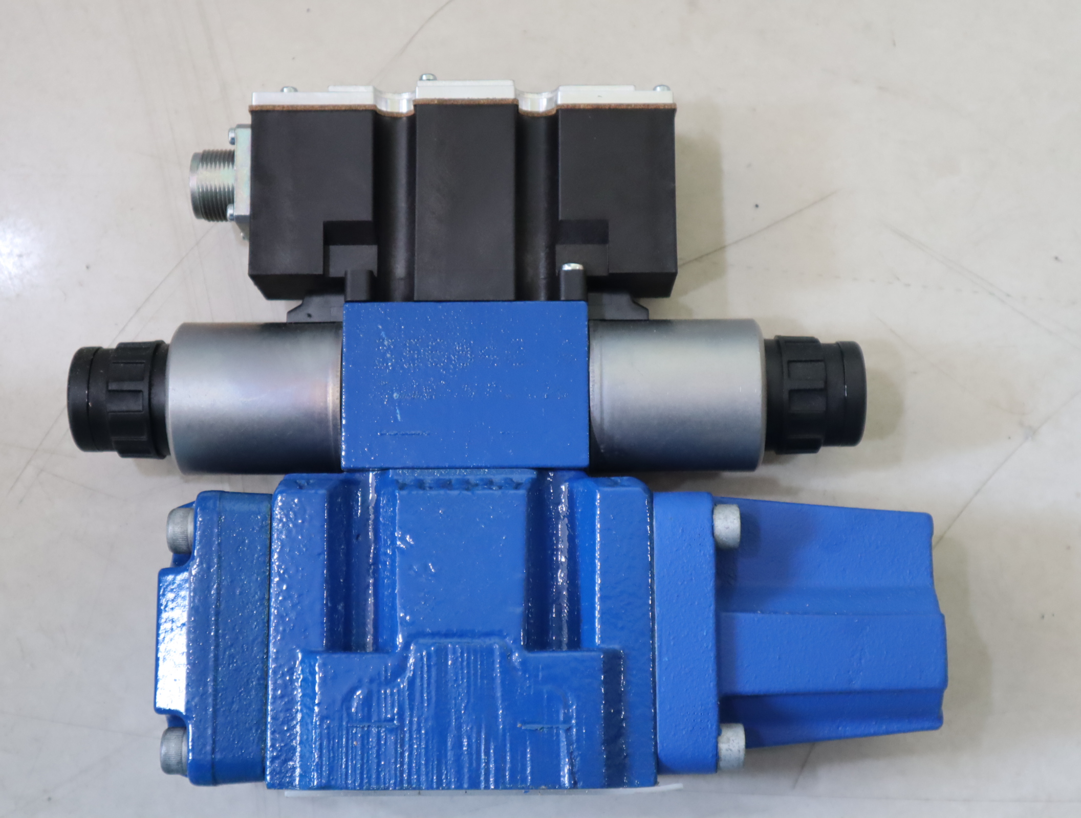 4WRZE10W8-85-73/6EG24N9ETK31/F1M R900764372 力士乐REXROTH