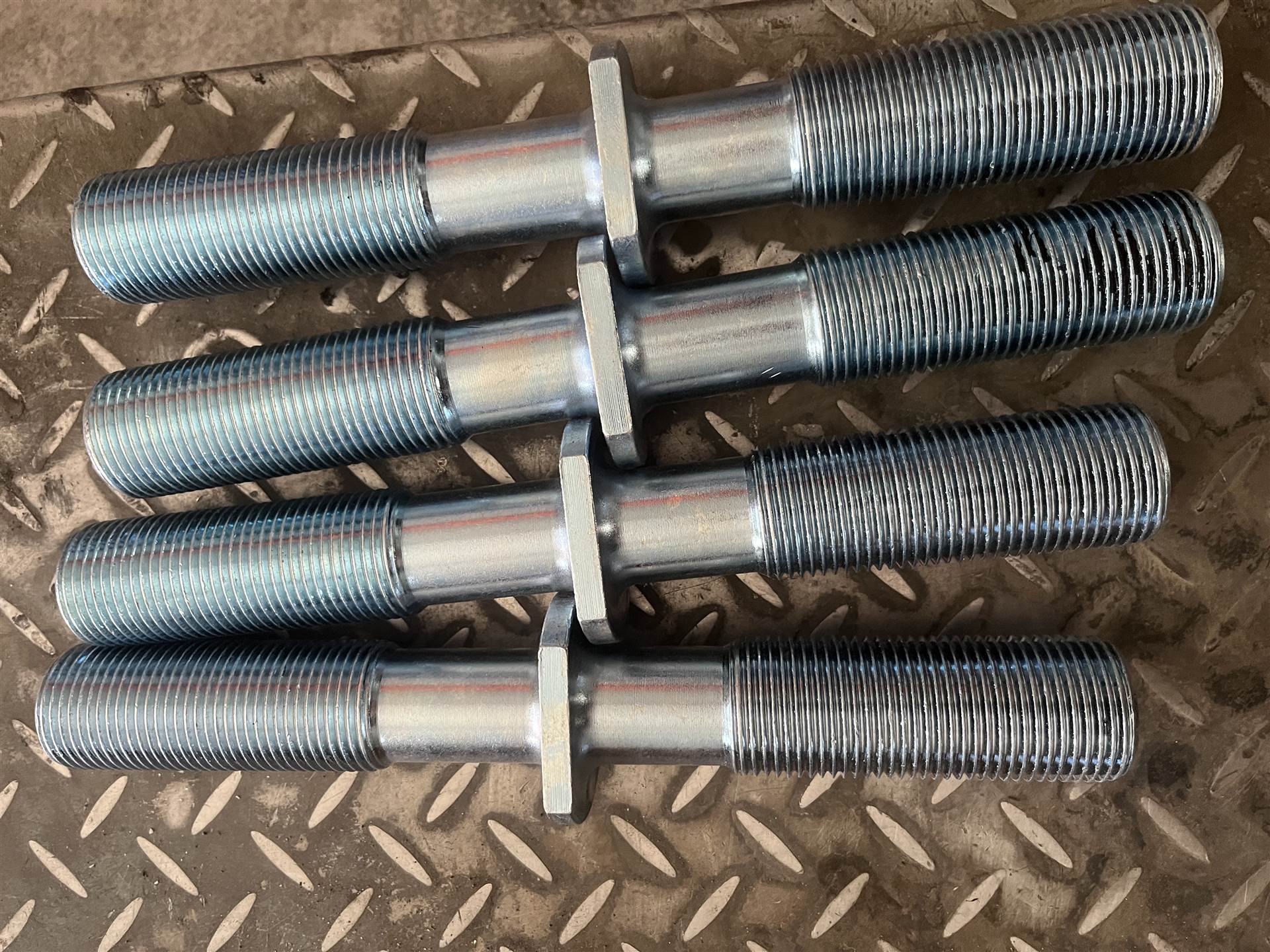 异形加粗双头螺栓A新疆压力容器设备连接使用