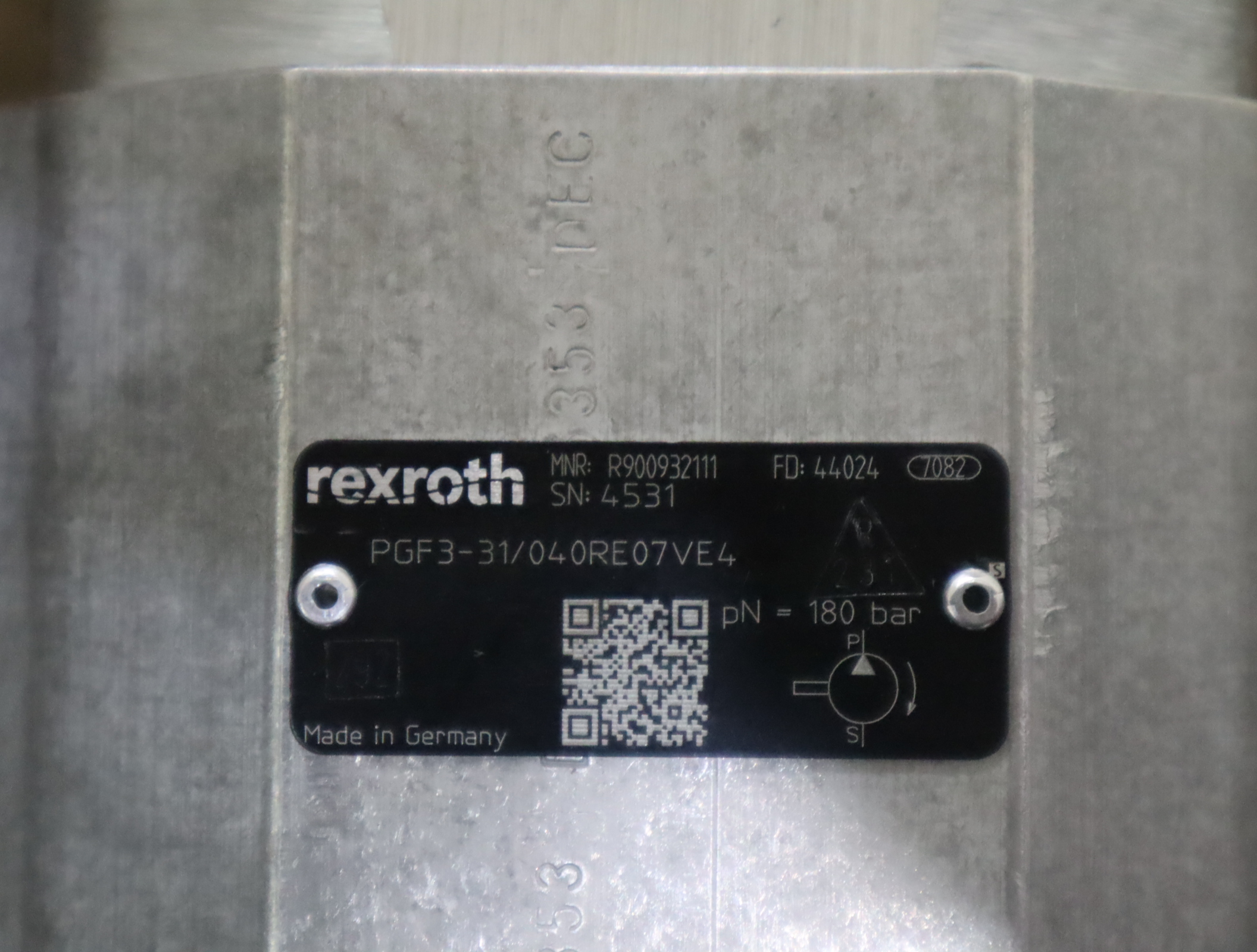 PGF3-31/040RE07VE4 R900932111 PGF3-3X/040RE07VE4 REXROTH泵