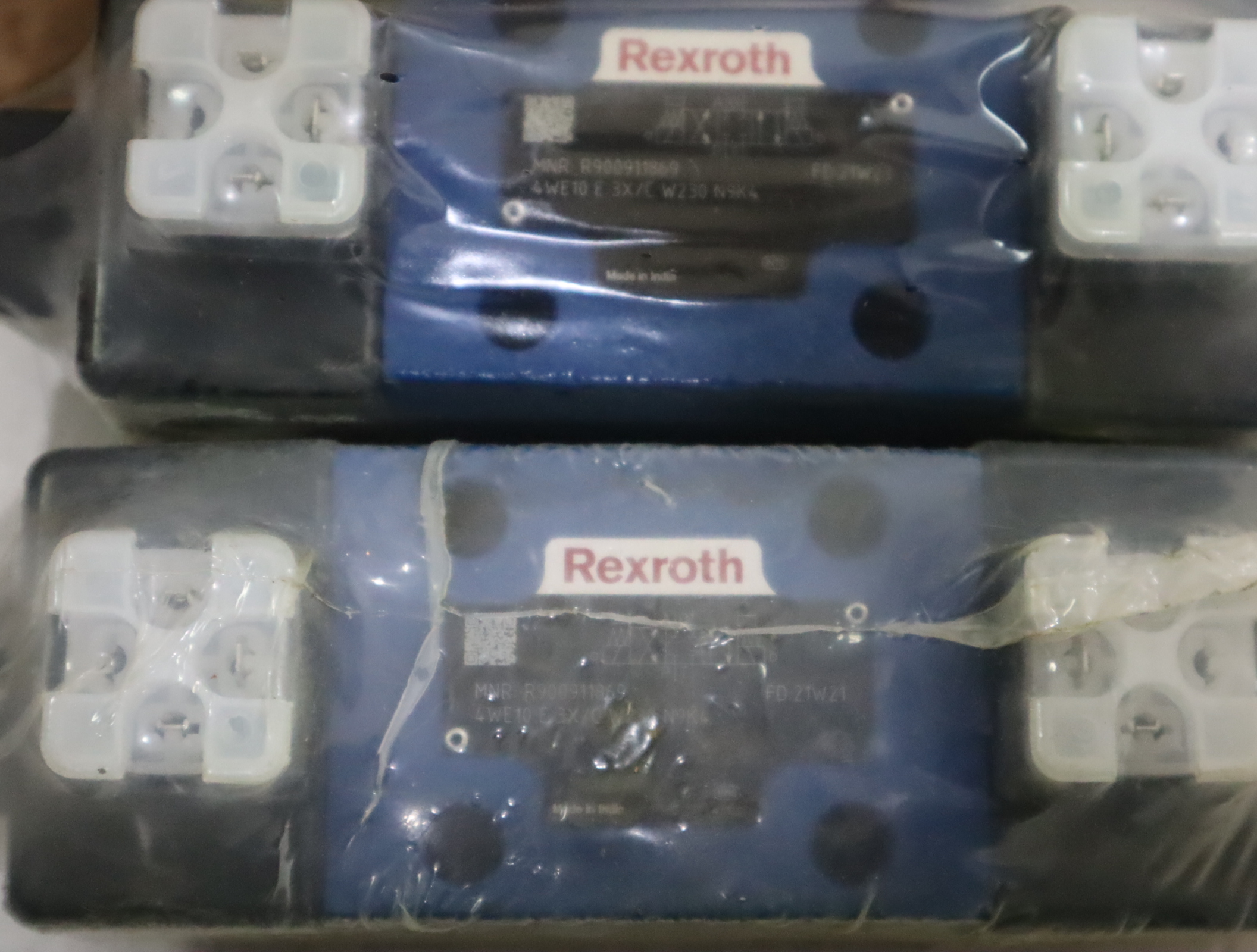 4WE10E3X/CW230N9K4 R900911869 德国力士乐REXROTH电磁阀