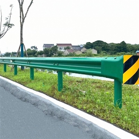 山东波形护栏双波防撞护栏三波道路防护栏GR-c-4e型护栏