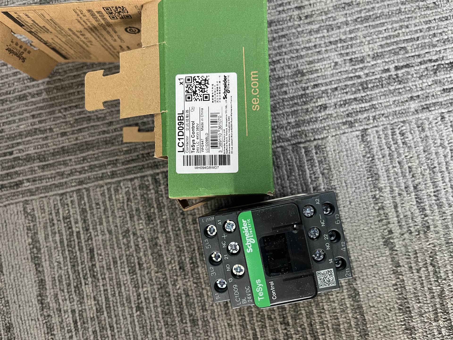 交流接触器LC1D09BL施耐德进口