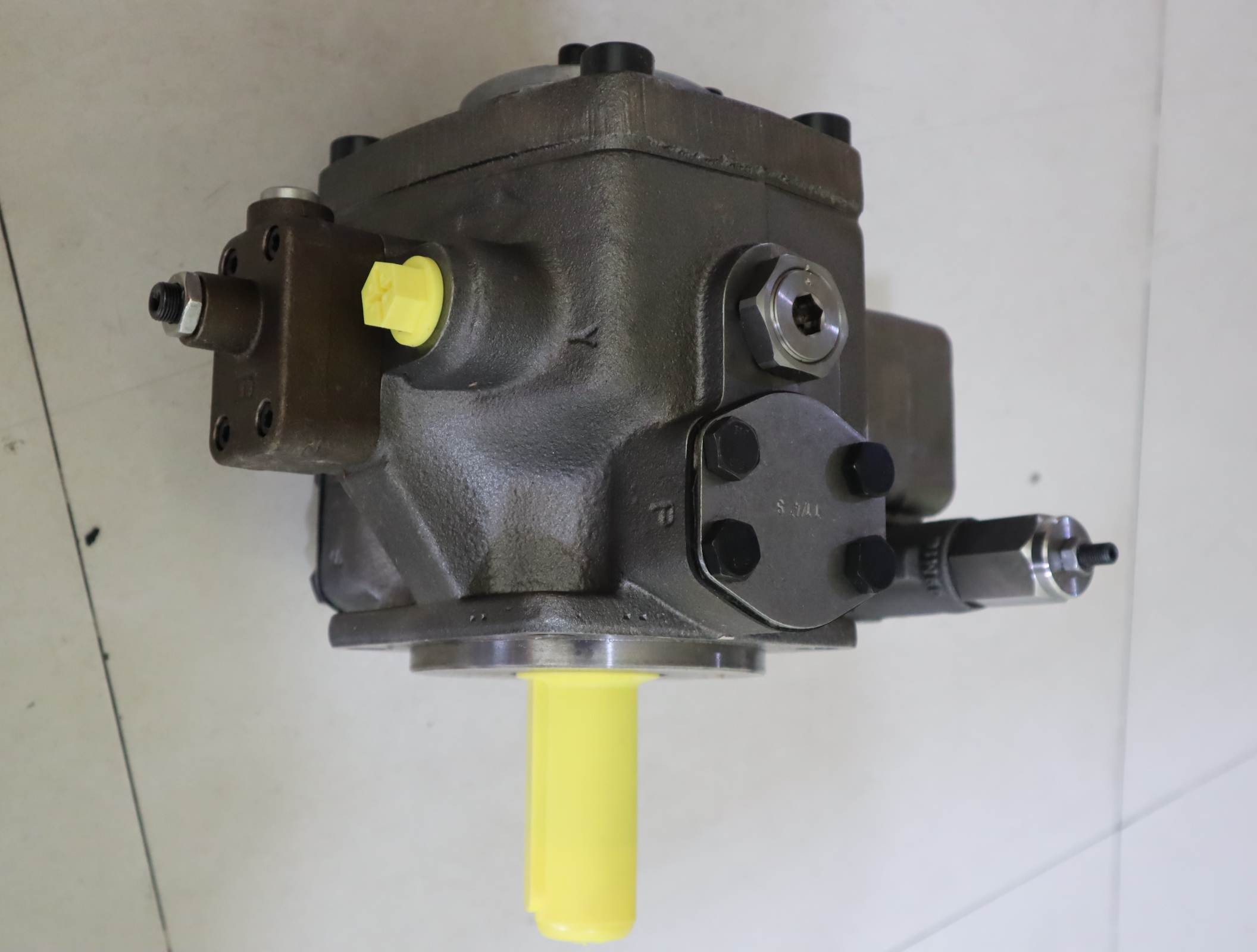 R900506808  PV7-1X/63-71RE07MC0-16 德国力士乐REXROTH叶片泵