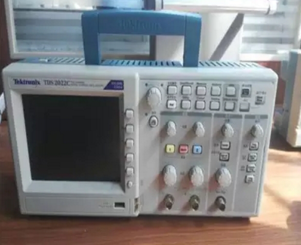 示波器、手持热成像仪、频谱分析仪