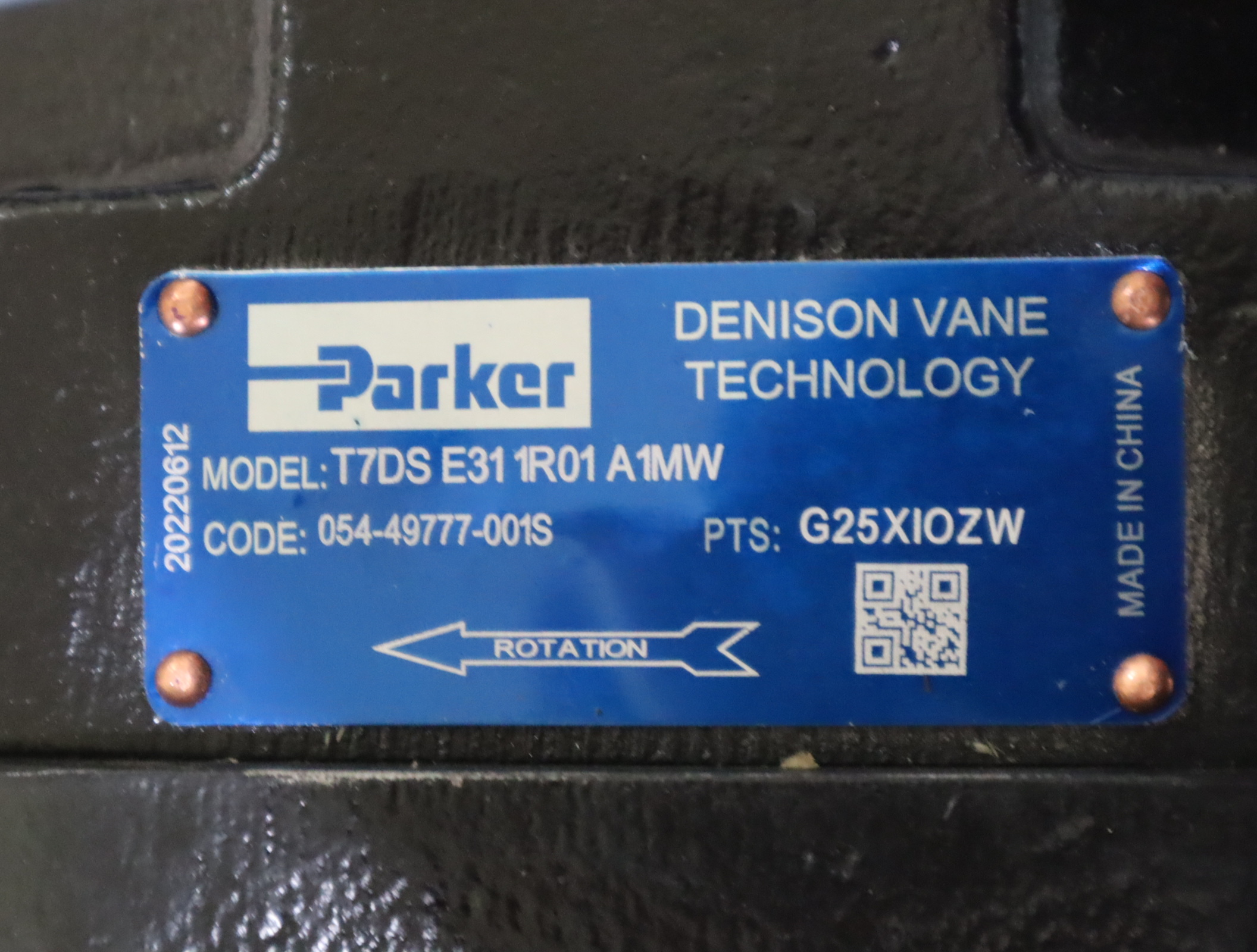 T7DS E42 1R02 A1MW 054-49779-002S 美国派克PARKER叶片泵