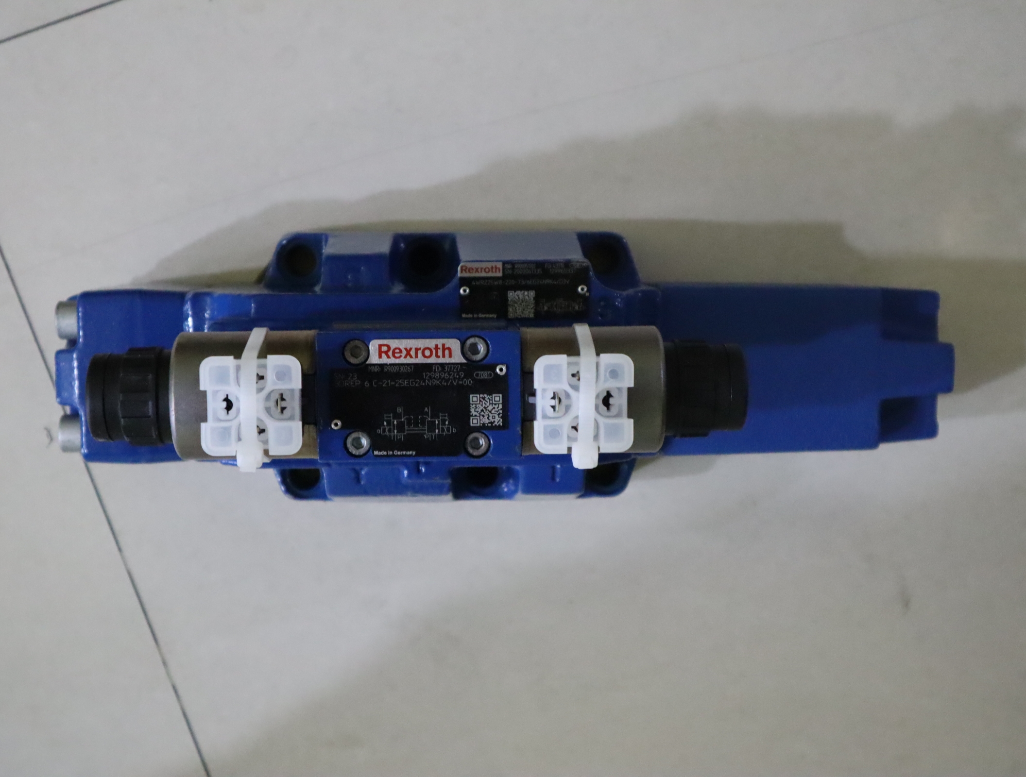 4WRZ25W-220-7X/6EG24N9K4/D3V R900951702 力士乐REXROTH比例阀