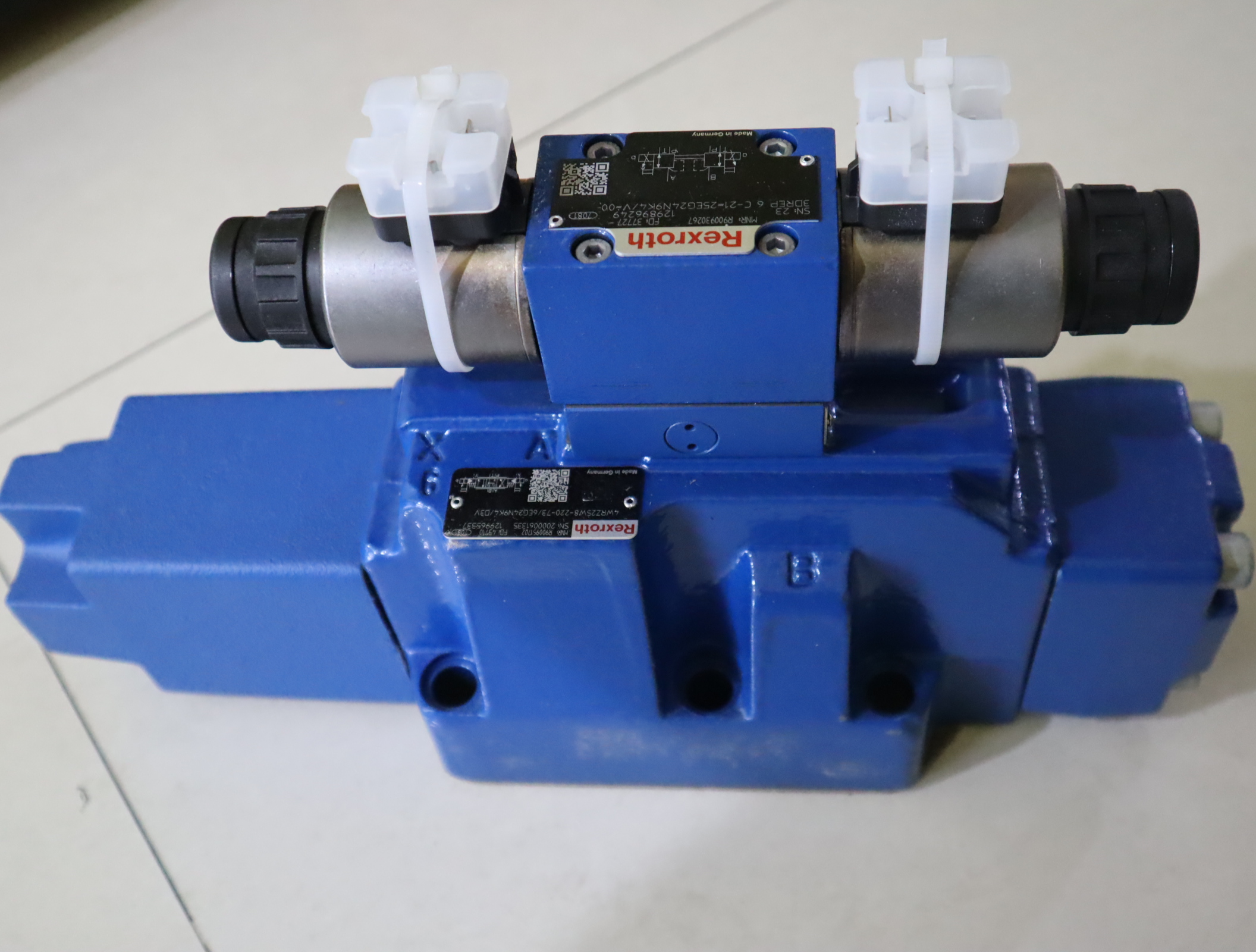 4WRZ25W-220-7X/6EG24N9K4/D3V R900951702 力士乐REXROTH比例阀