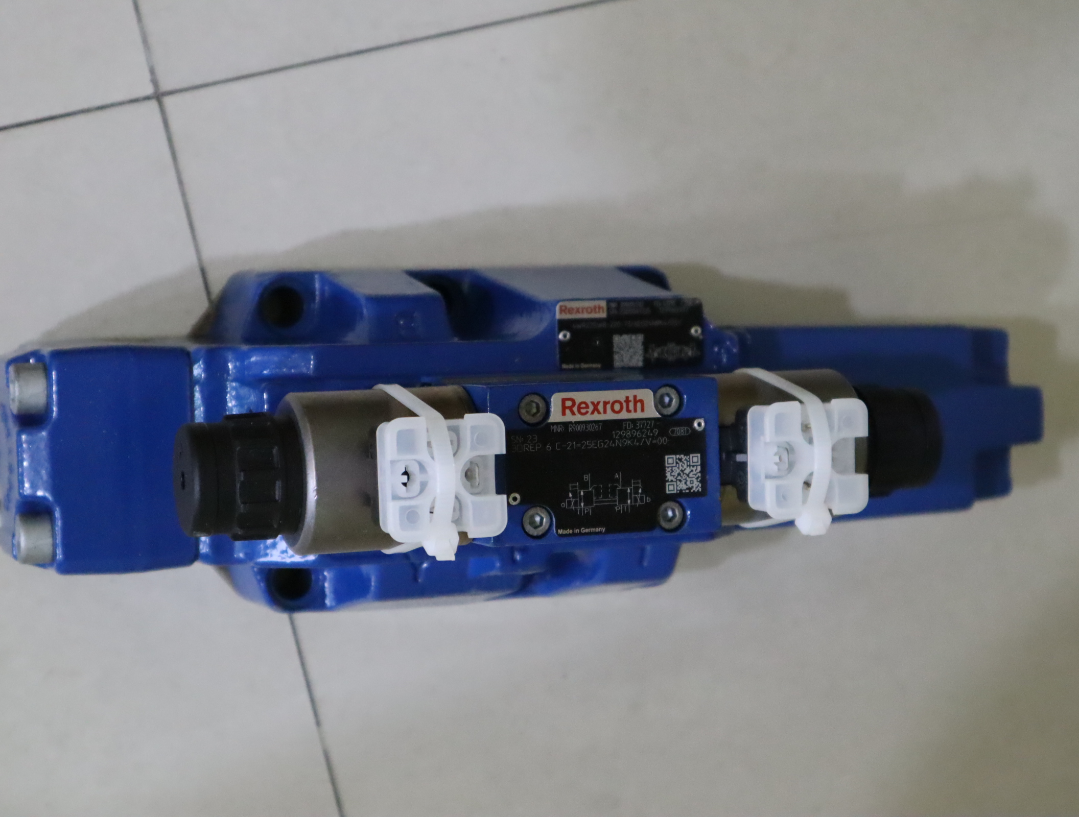 4WRZ25W-220-7X/6EG24N9K4/D3V R900951702 力士乐REXROTH比例阀