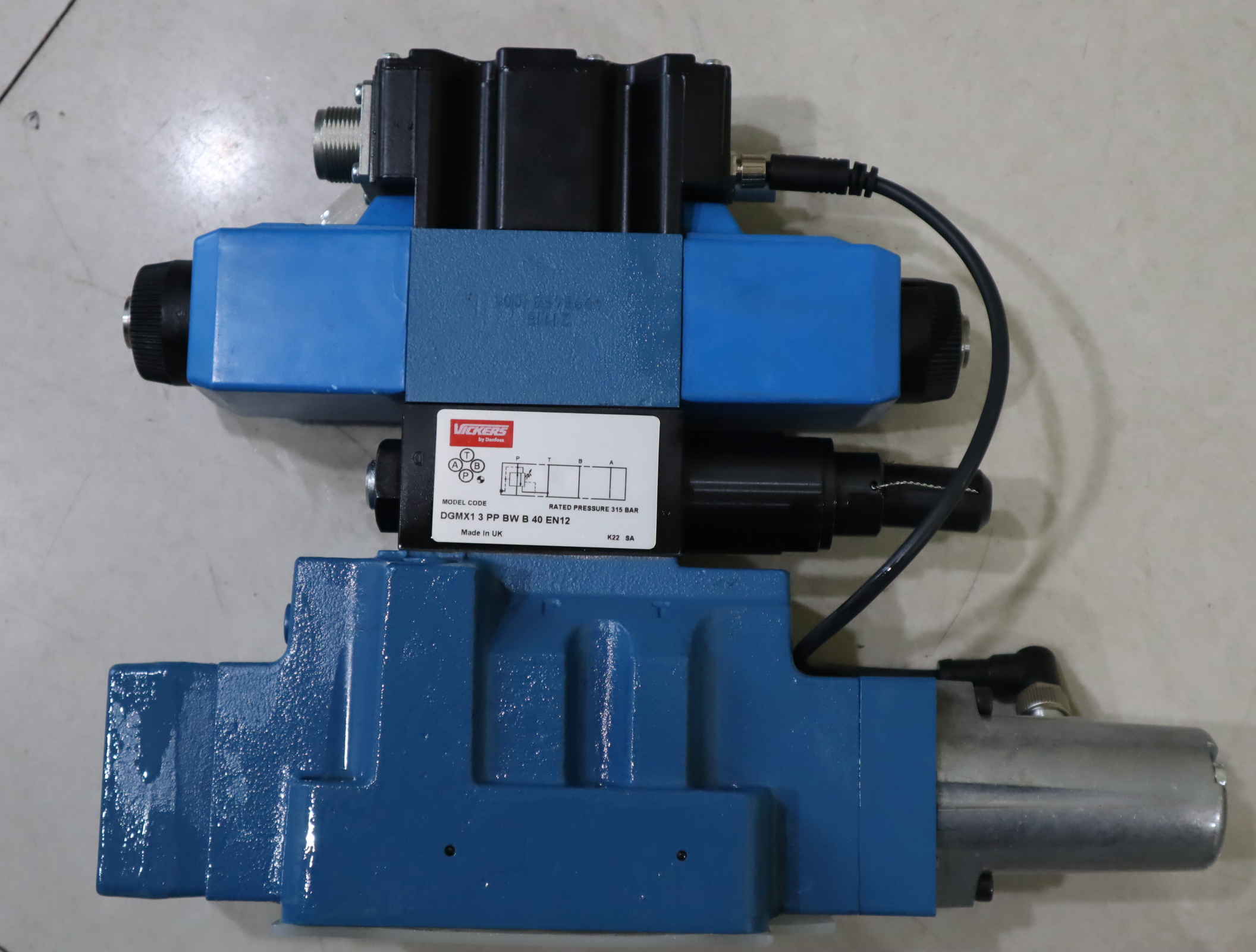 KBFDG5V-7-2C230N-X-M1-PE7-H1-20 美国威格士VICKERS比例阀丹佛斯