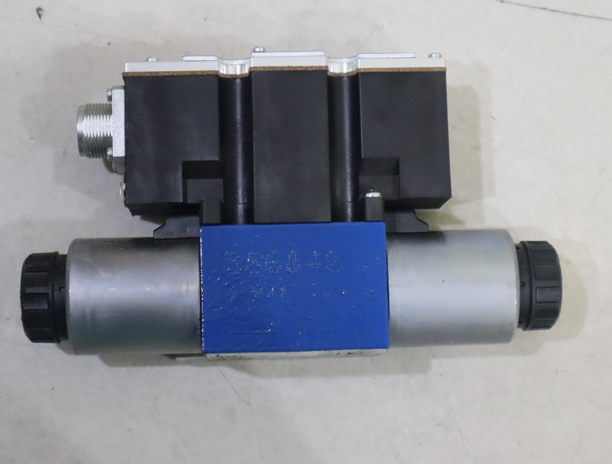 4WRAE6E15-2X/G24N9K31/A1V R900909389 德国力士乐REXROTH比例阀