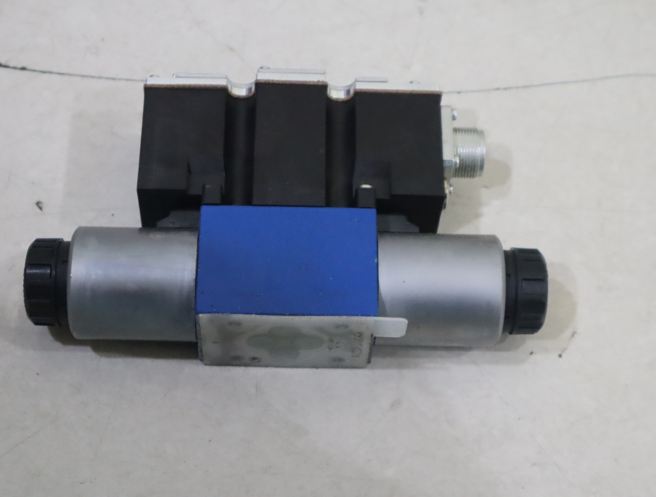 4WRAE6E15-2X/G24N9K31/A1V R900909389 德国力士乐REXROTH比例阀