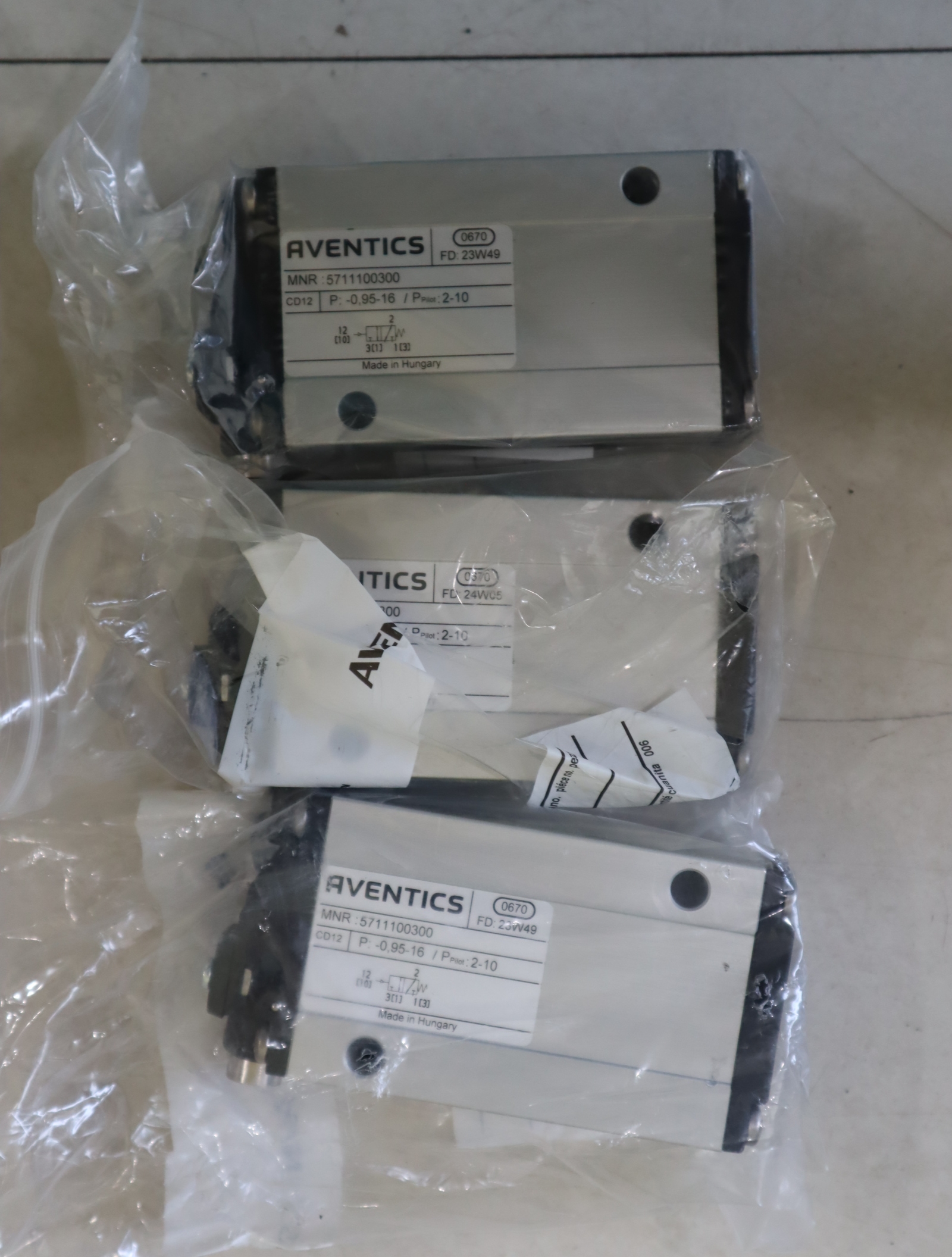 5711100300 R412010767 德国安沃驰AVENTICS 气动元件