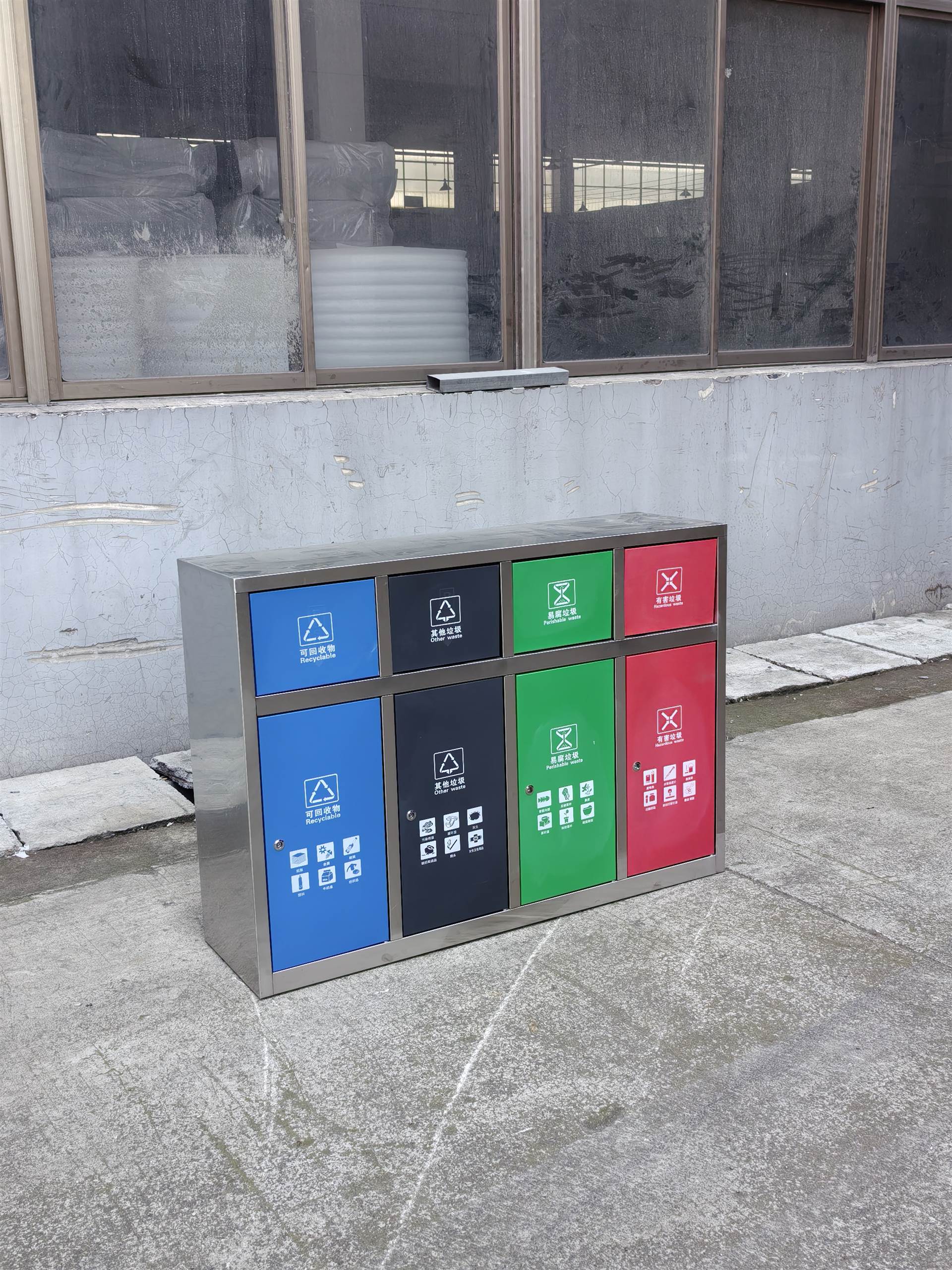 不锈钢类垃圾桶