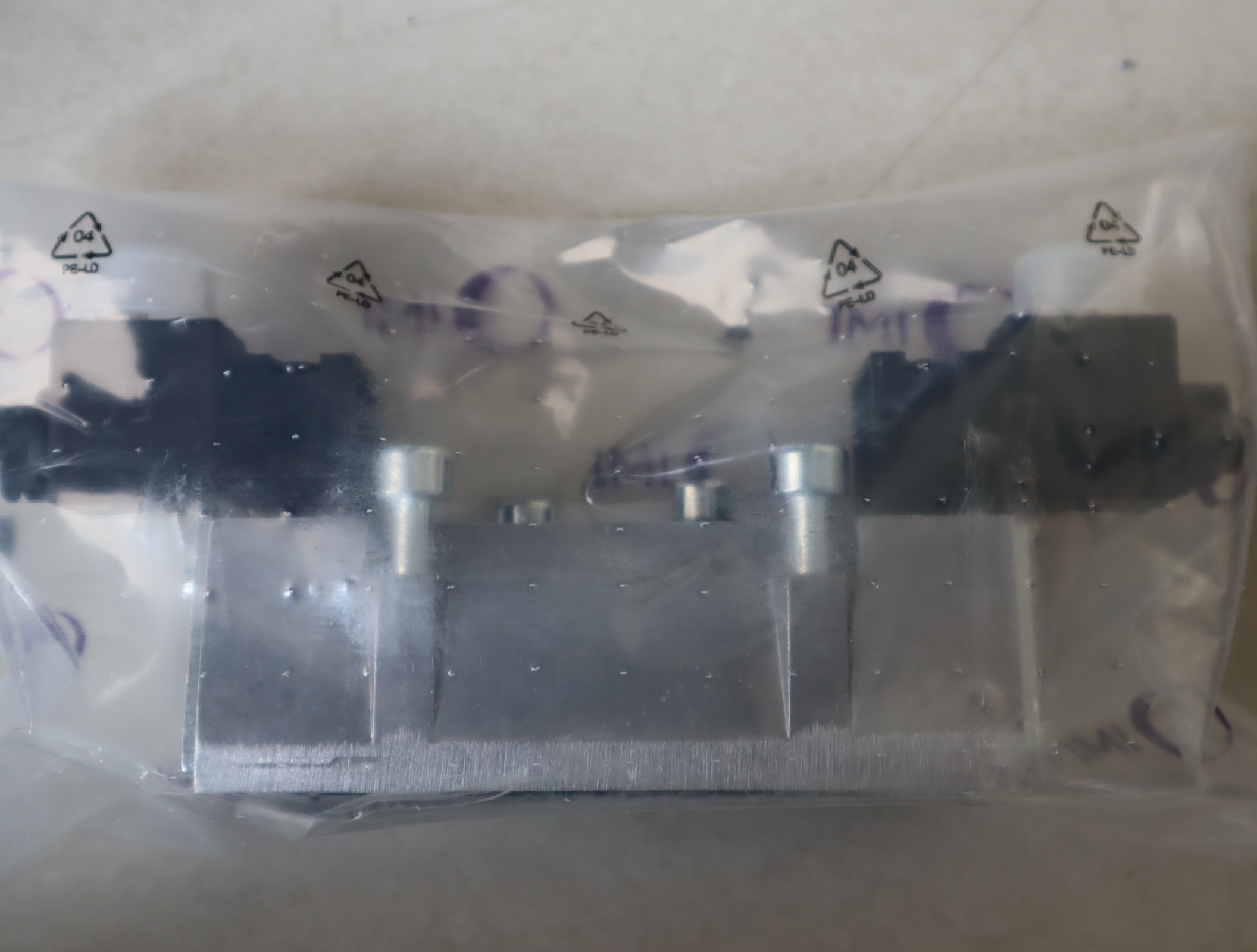 SXE9775-Z50-60-13J 英国诺冠 IMI NORGREN气动阀