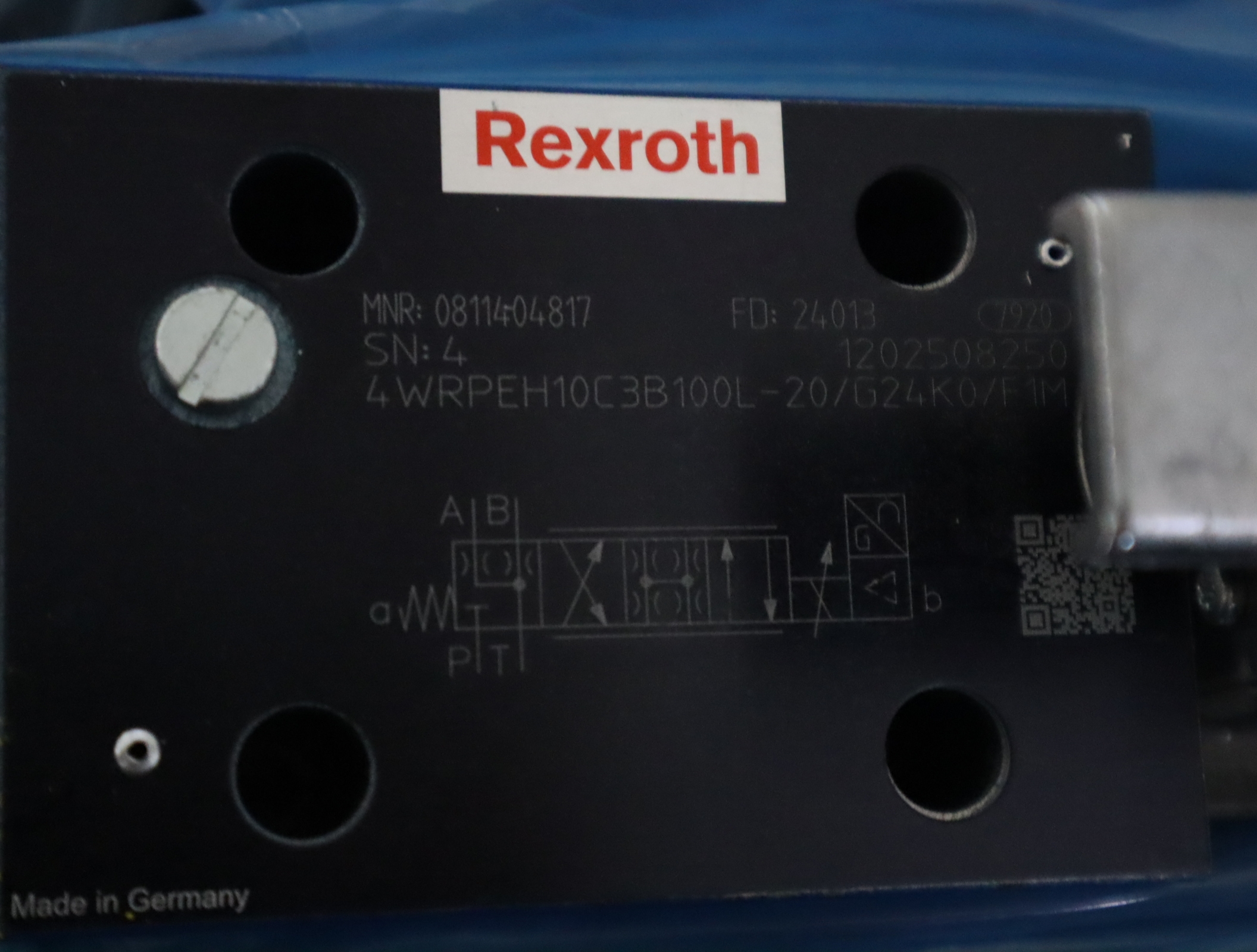 0811404817 4WRPEH10C3B100L-2X/G24K0/F1M 力士乐REXROTH比例阀