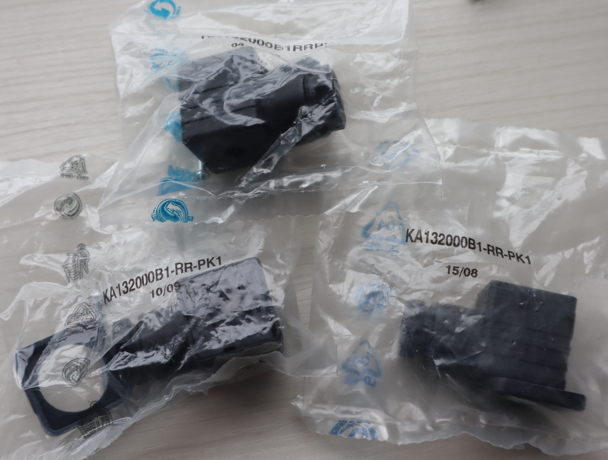 KA132000B1-RR-PK1 德国力士乐REXROTH电磁阀Z4插头