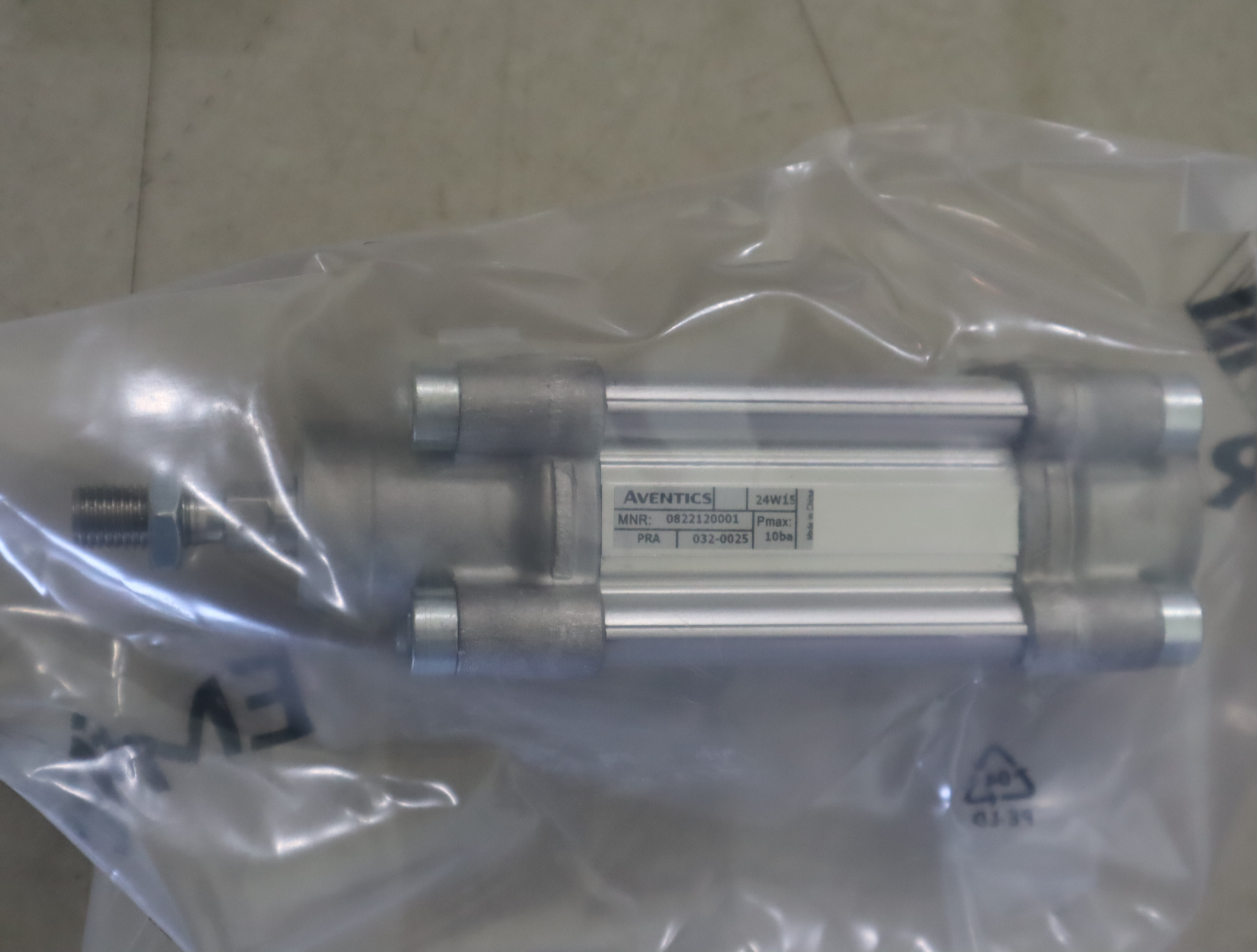 0822120001 R480044327 德国安沃驰AVENTICS 气缸气动元件