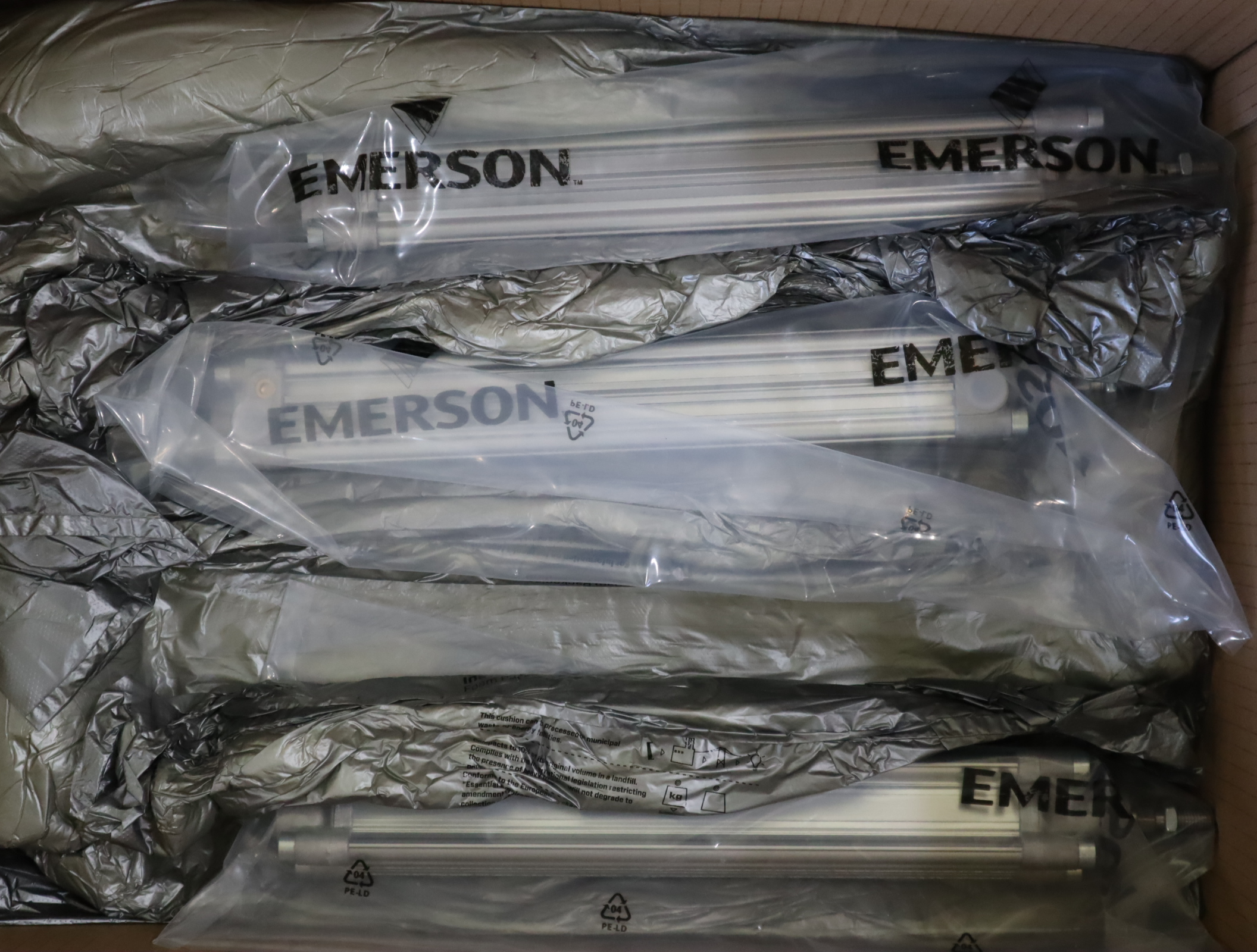 0822120001 R480044327 德国安沃驰AVENTICS 气缸气动元件