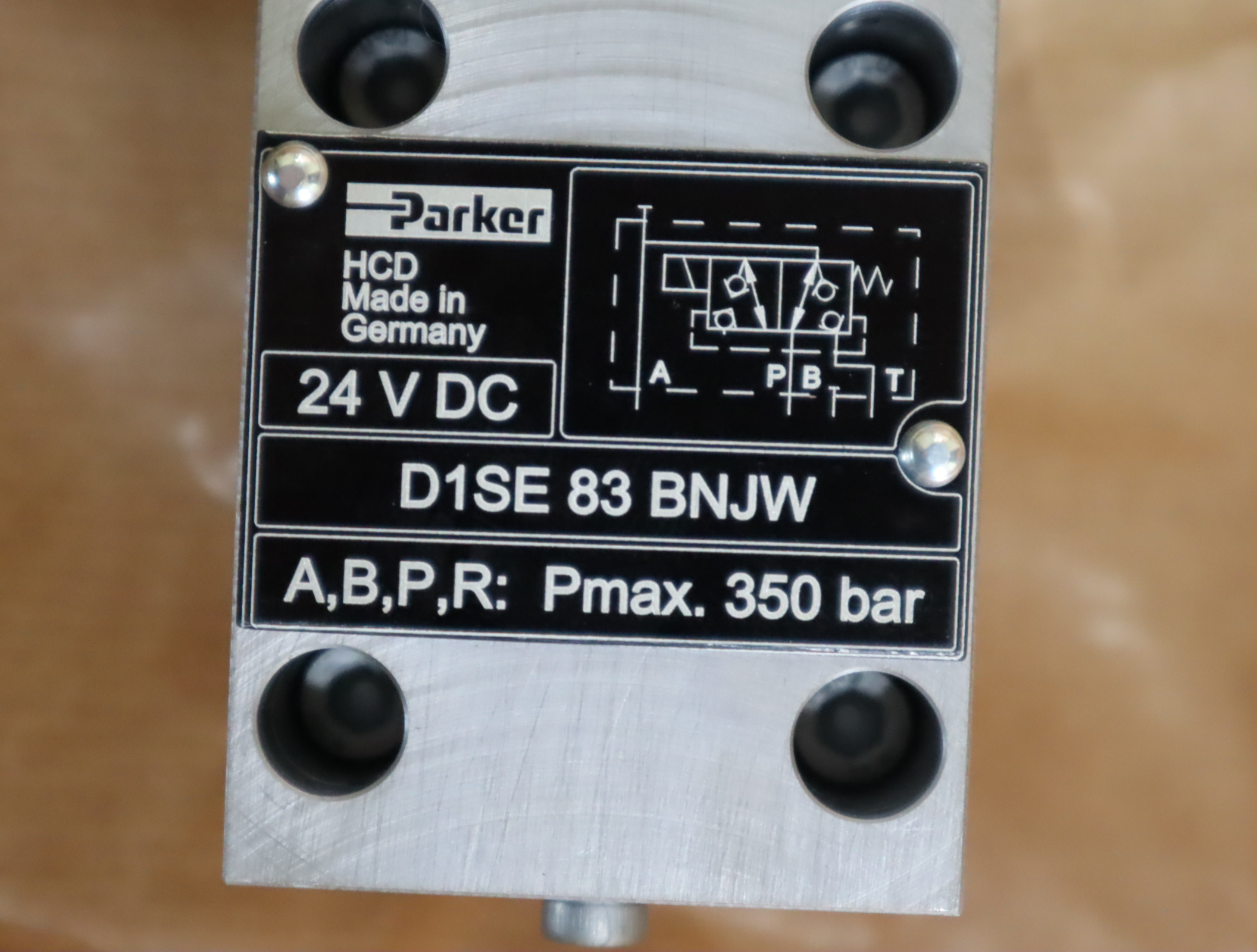D1SE83BNJW 24V DC 美国派克PARKER电磁阀D1SE83BNJW