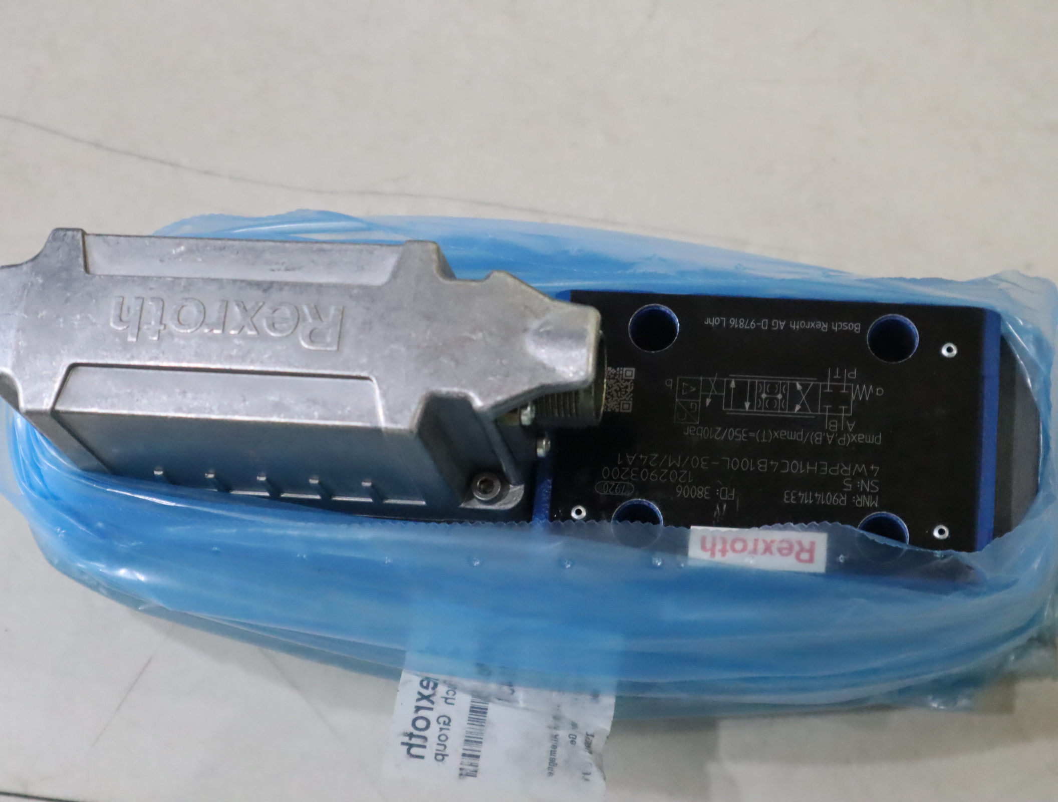 R901411433 4WRPEH10C4B100L-3X/M/24A1 力士乐REXROTH比例阀