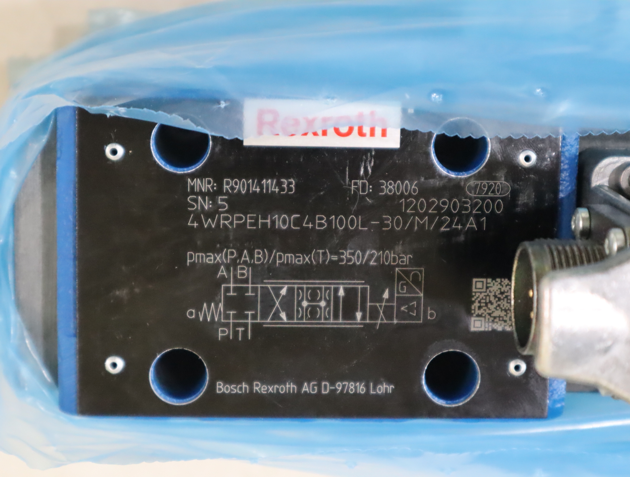 R901411433 4WRPEH10C4B100L-3X/M/24A1 力士乐REXROTH比例阀