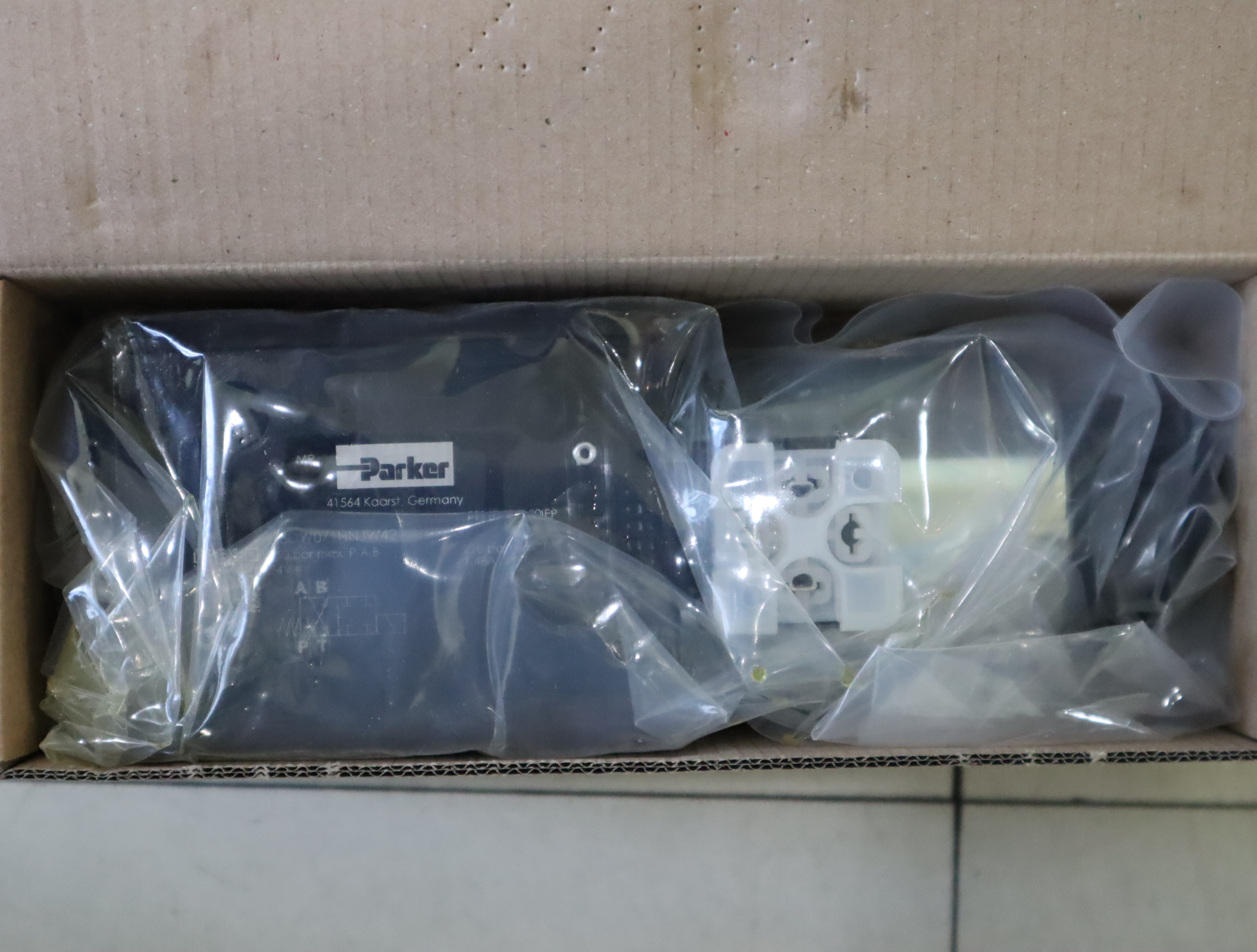 D3DW071HNJW D3DW071HNJW42 SD3DW071HNJW42 美国派克PARKER电磁阀