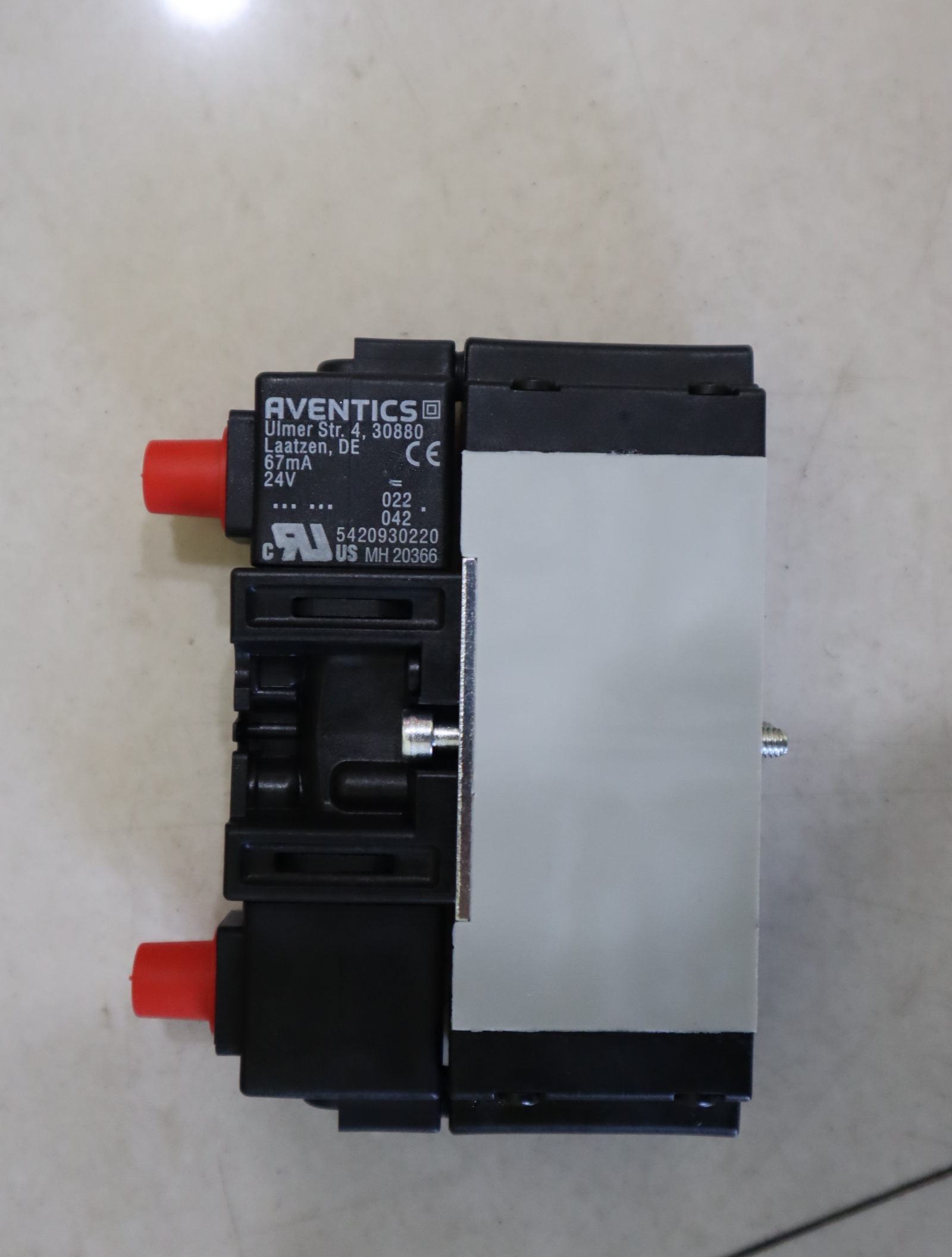 0822121001 5420930220 5763810220 德国安沃驰AVENTICS气动阀气缸