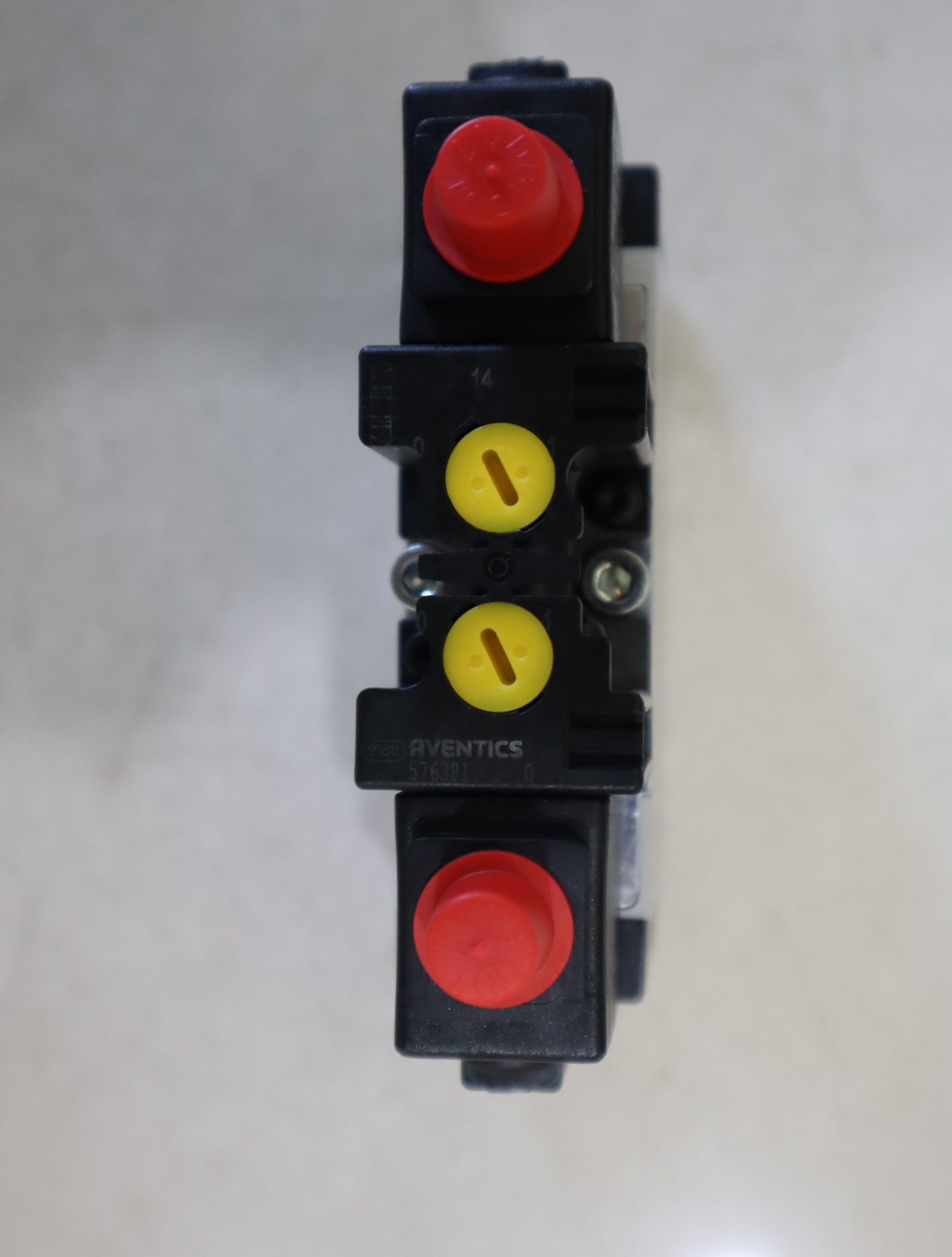 0822121001 5420930220 5763810220 德国安沃驰AVENTICS气动阀气缸