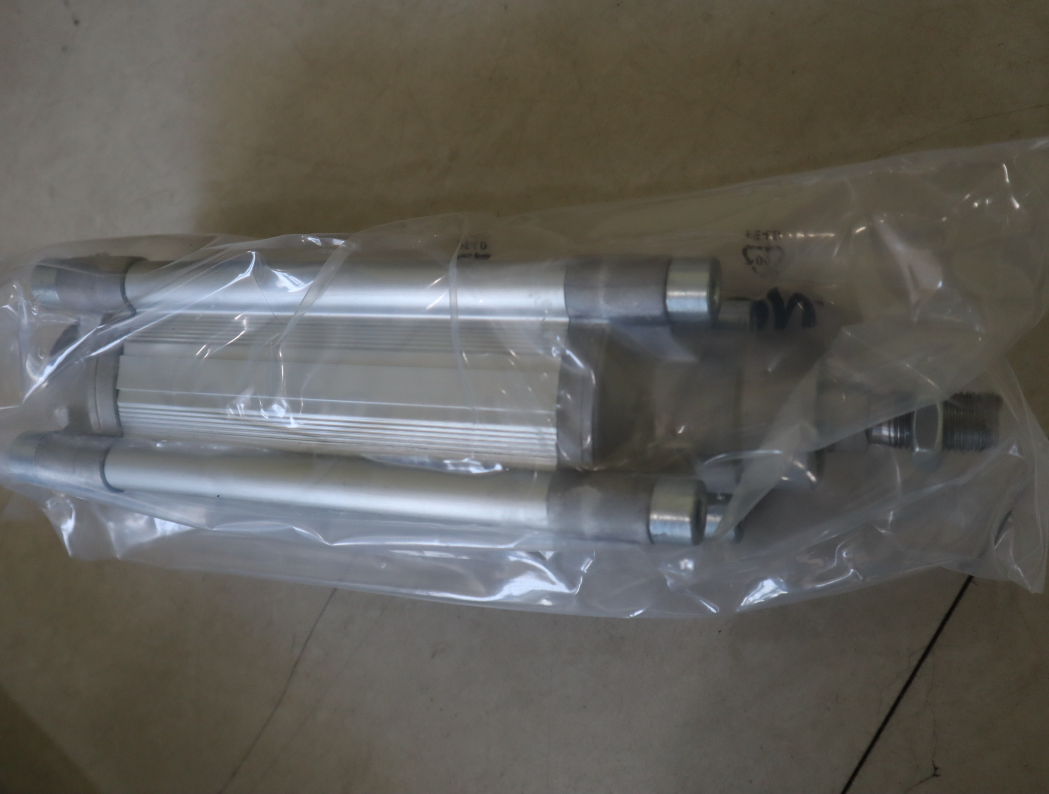 0822123004 063-0100 德国安沃驰AVENTICS气缸气动阀