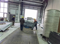 雄安新区人工起重队吊装冷水机组