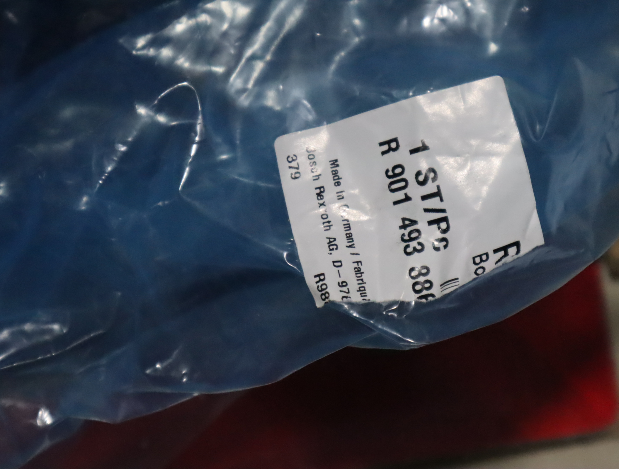 R901493886 4WRPEH10C3B100L-30/M/24A1 德国力士乐REXROTH比例阀