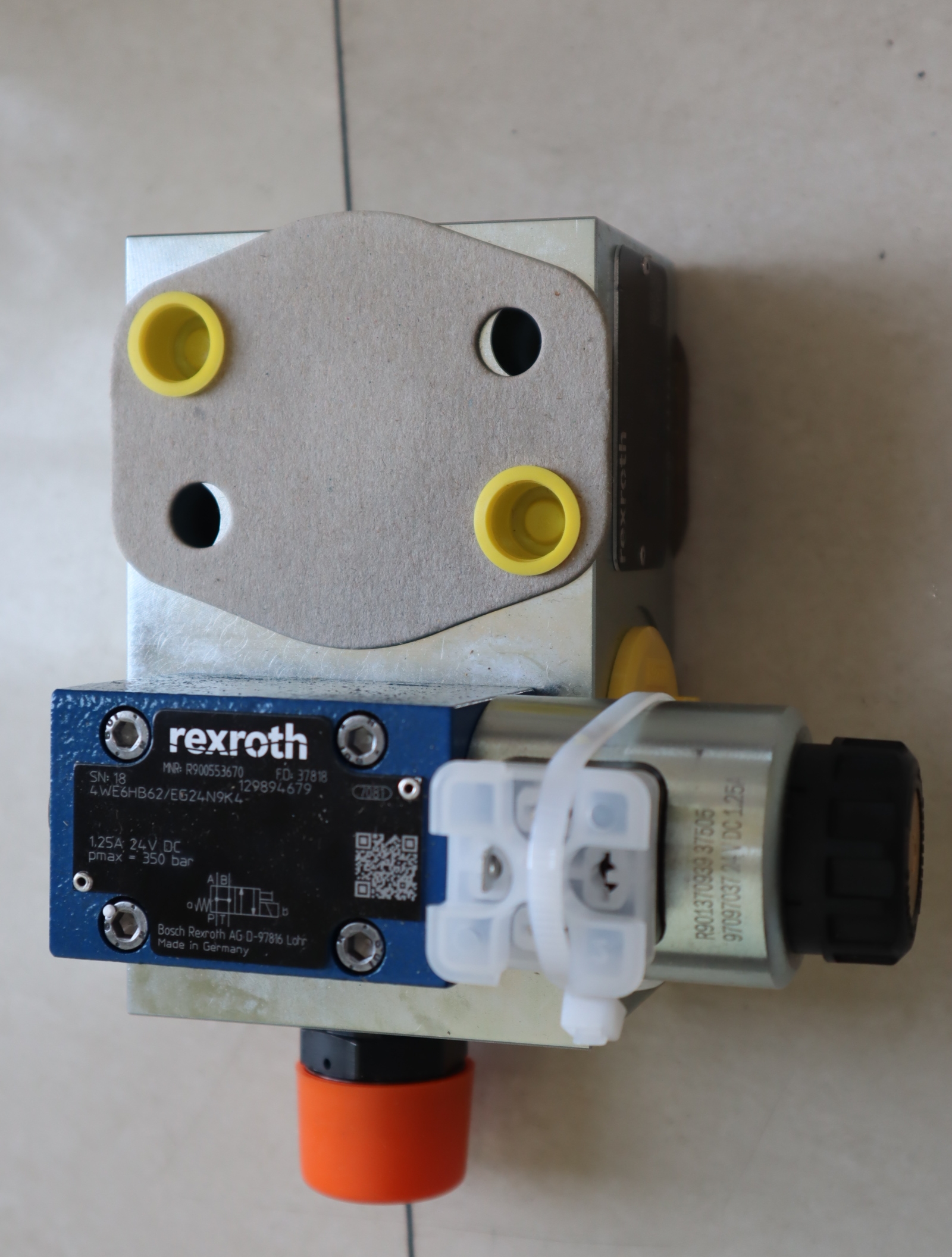 R900958447 DBAW30BH2-2X/200-6EG24N9K4A08 力士乐REXROTH泵块