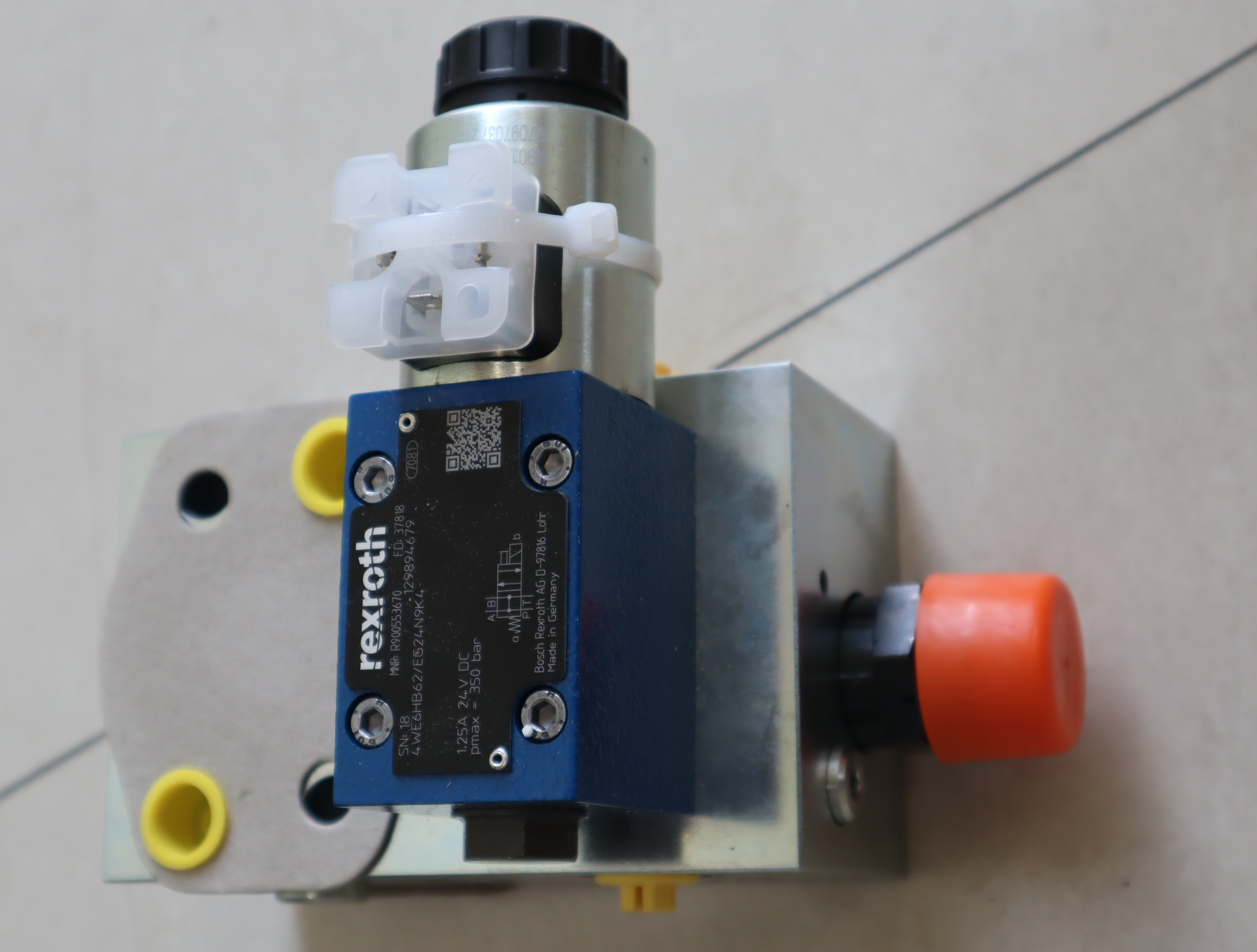 R900958447 DBAW30BH2-2X/200-6EG24N9K4A08 力士乐REXROTH泵块