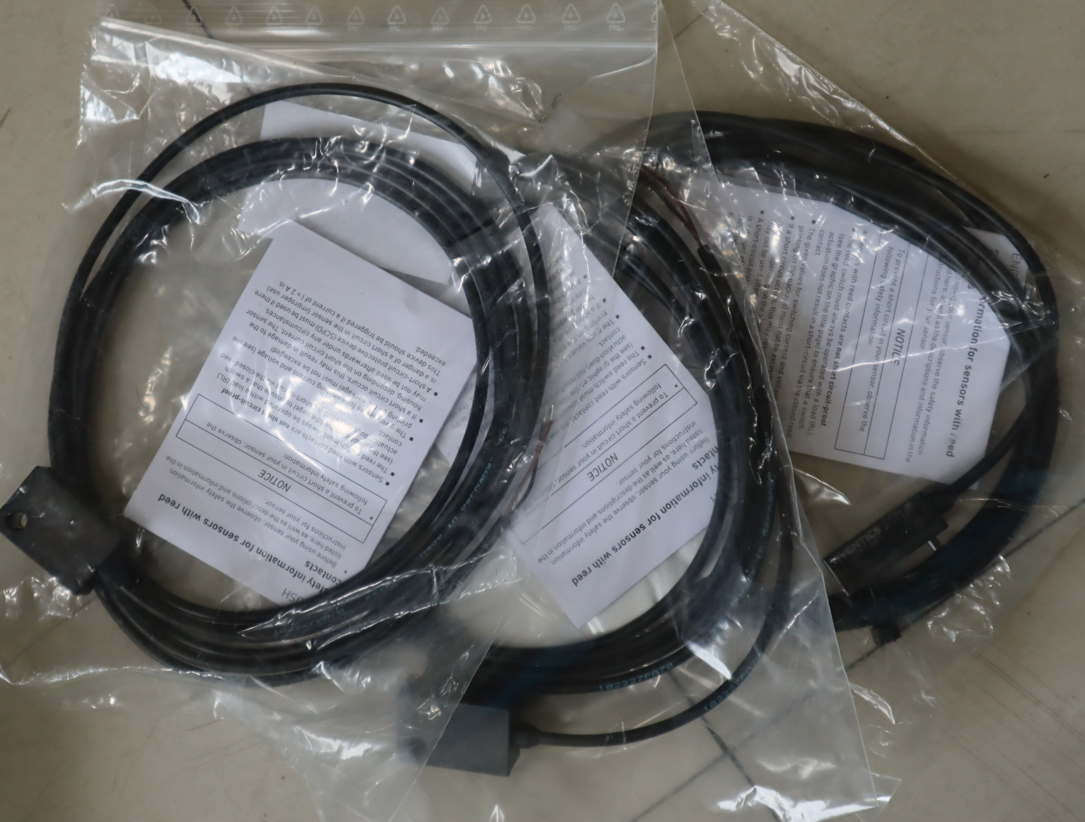 8940412022 SN6-R1-K00V-048 2.5M 德国安沃驰AVENTICS电缆线