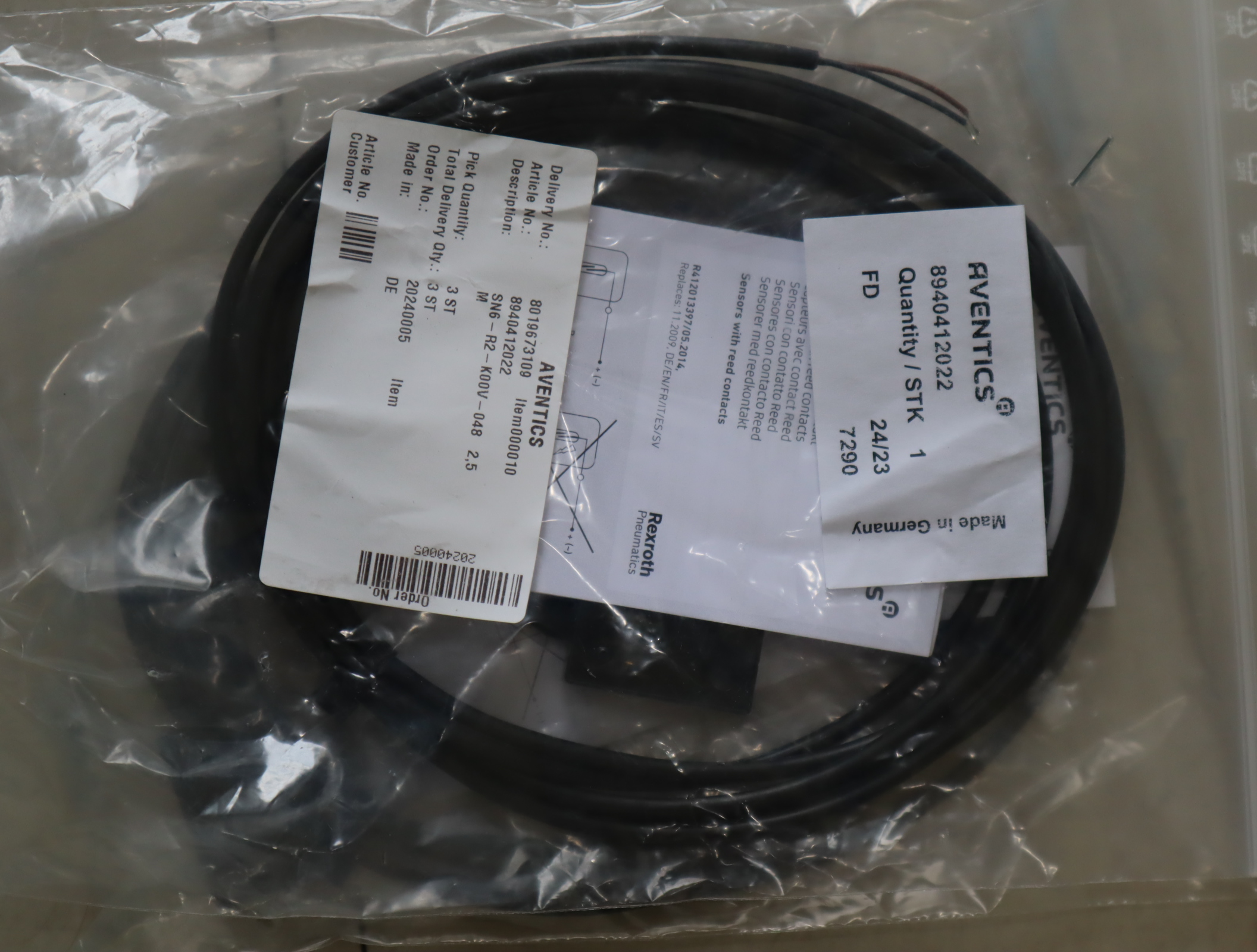 8940412022 SN6-R1-K00V-048 2.5M 德国安沃驰AVENTICS电缆线