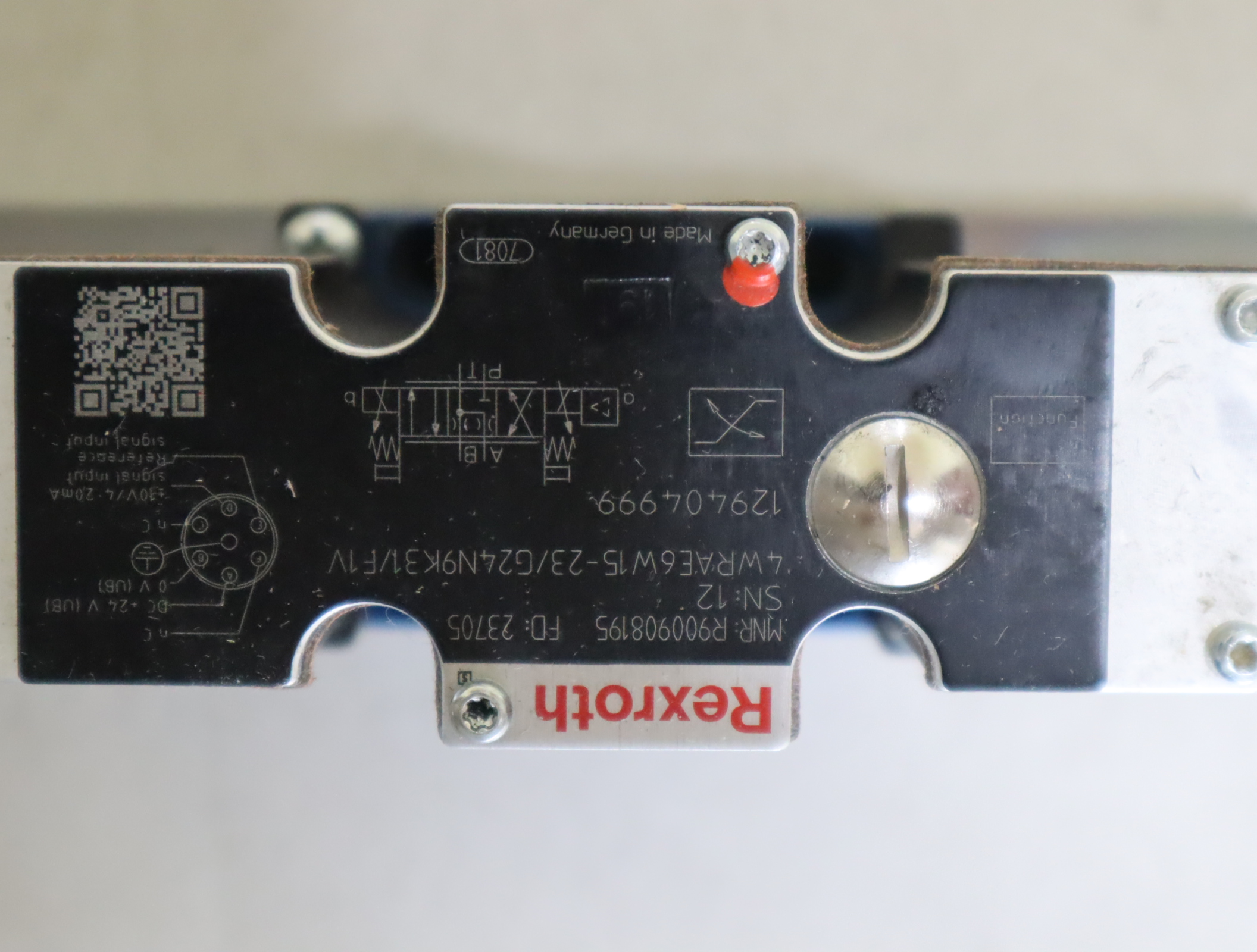 R900908195 4WRAE6W15-23/G24N9K31/F1V 德国力士乐REXROTH比例阀